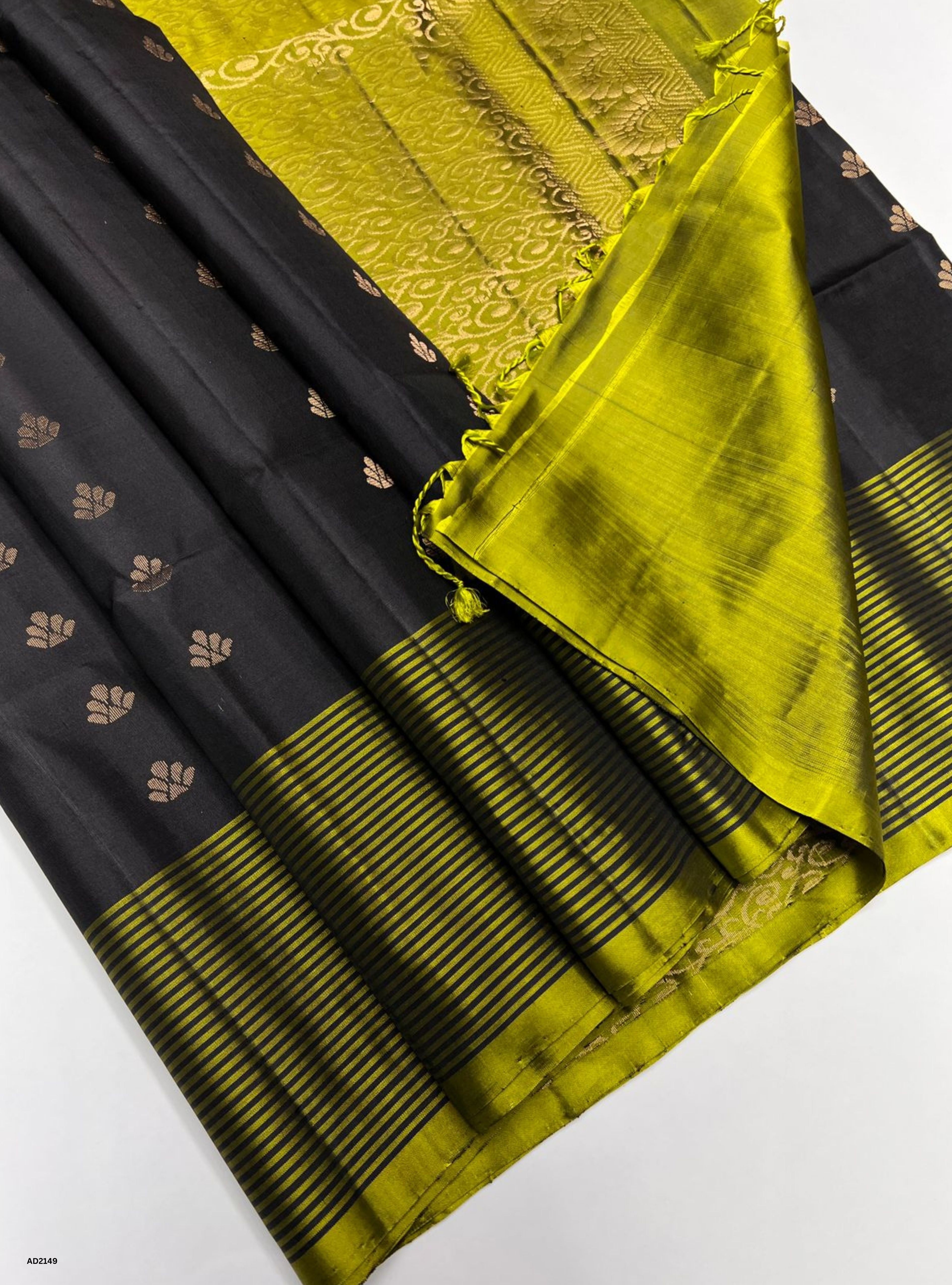 Black & Parrot Green - Soft Silk Saree