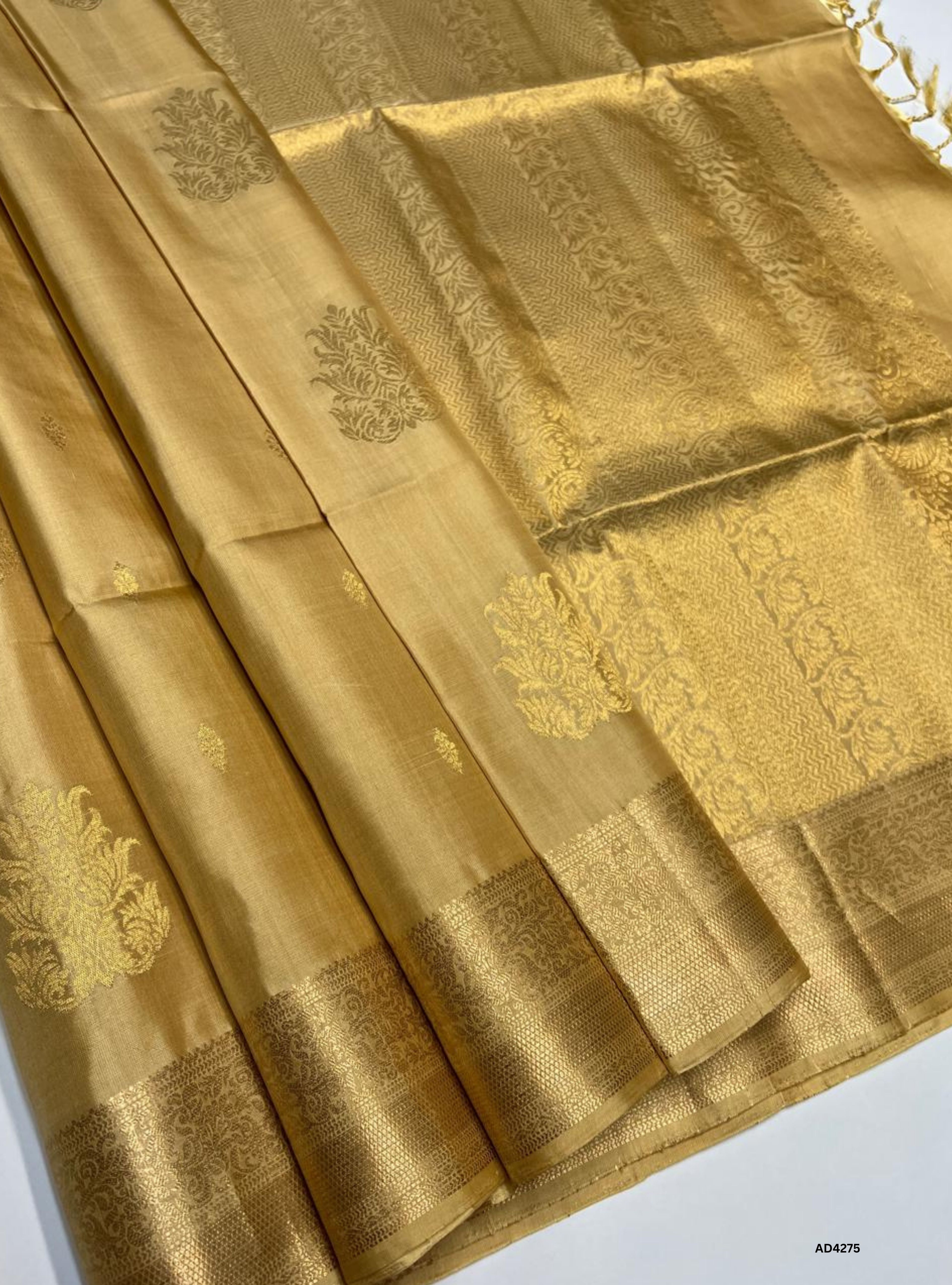Sandal - Kanchi Border Soft Silk Saree