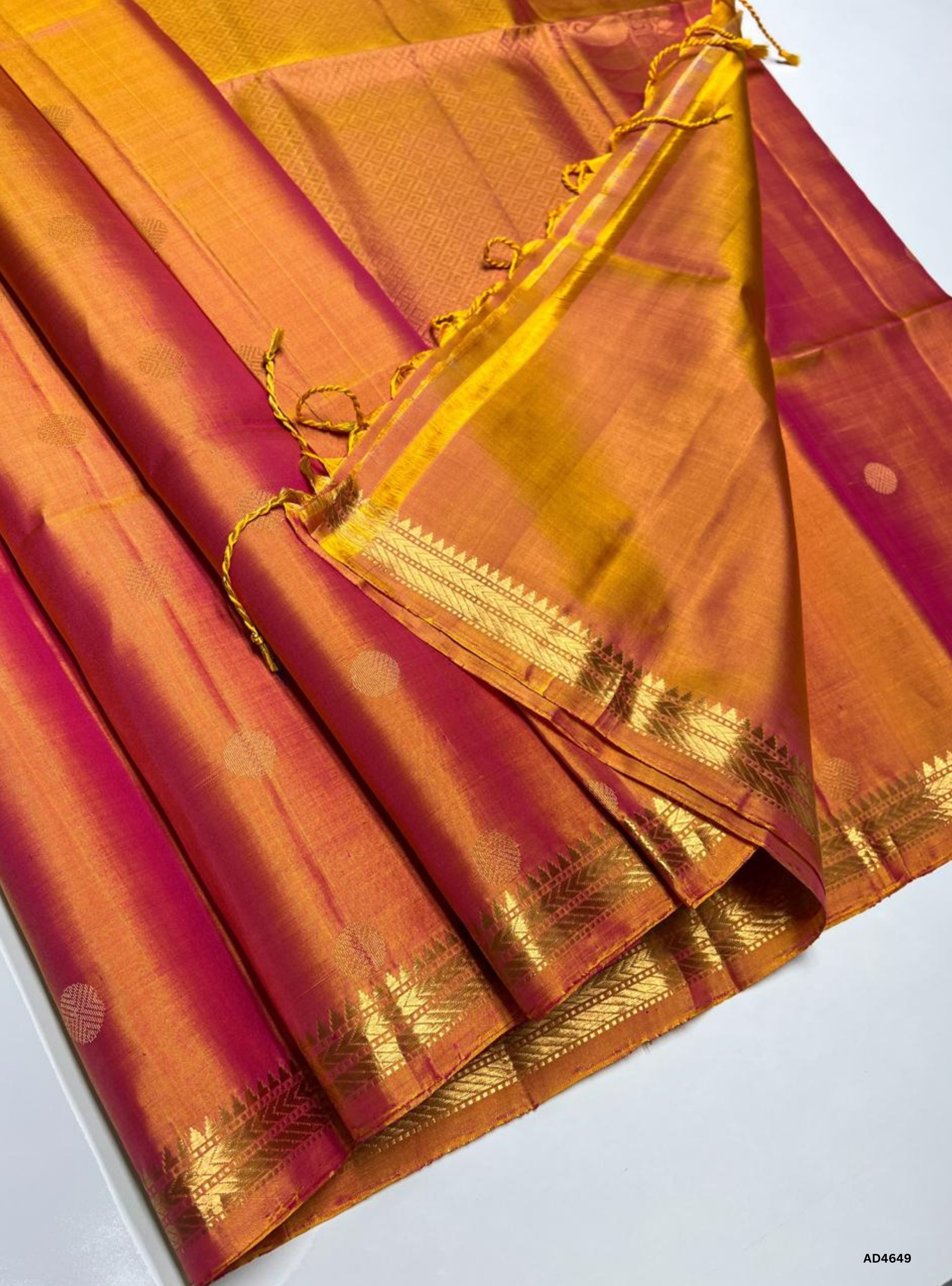 Yellowish Pink - Kanchi Border Soft Silk Saree