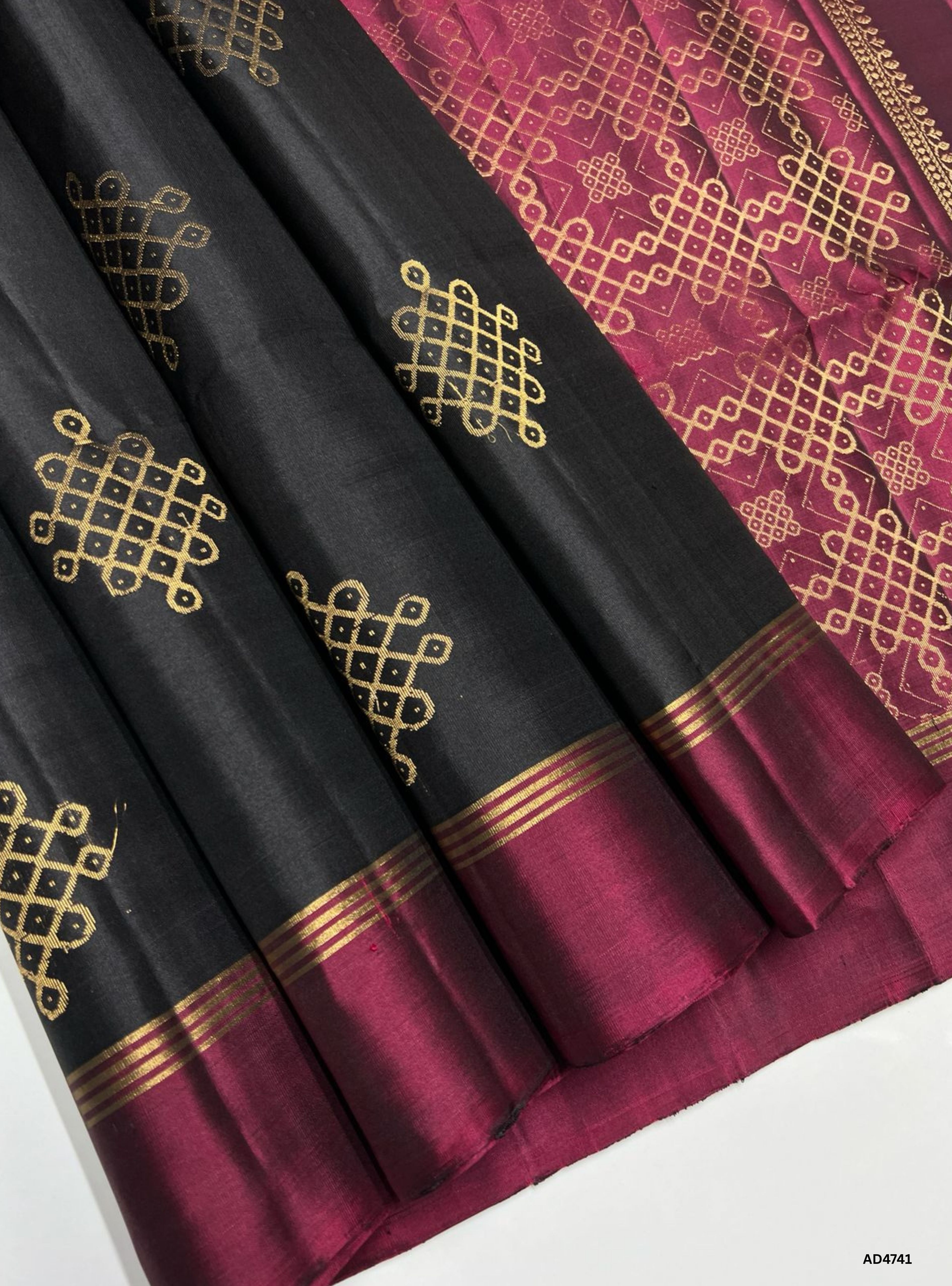 Black & Pink - Kolam Soft Silk Saree