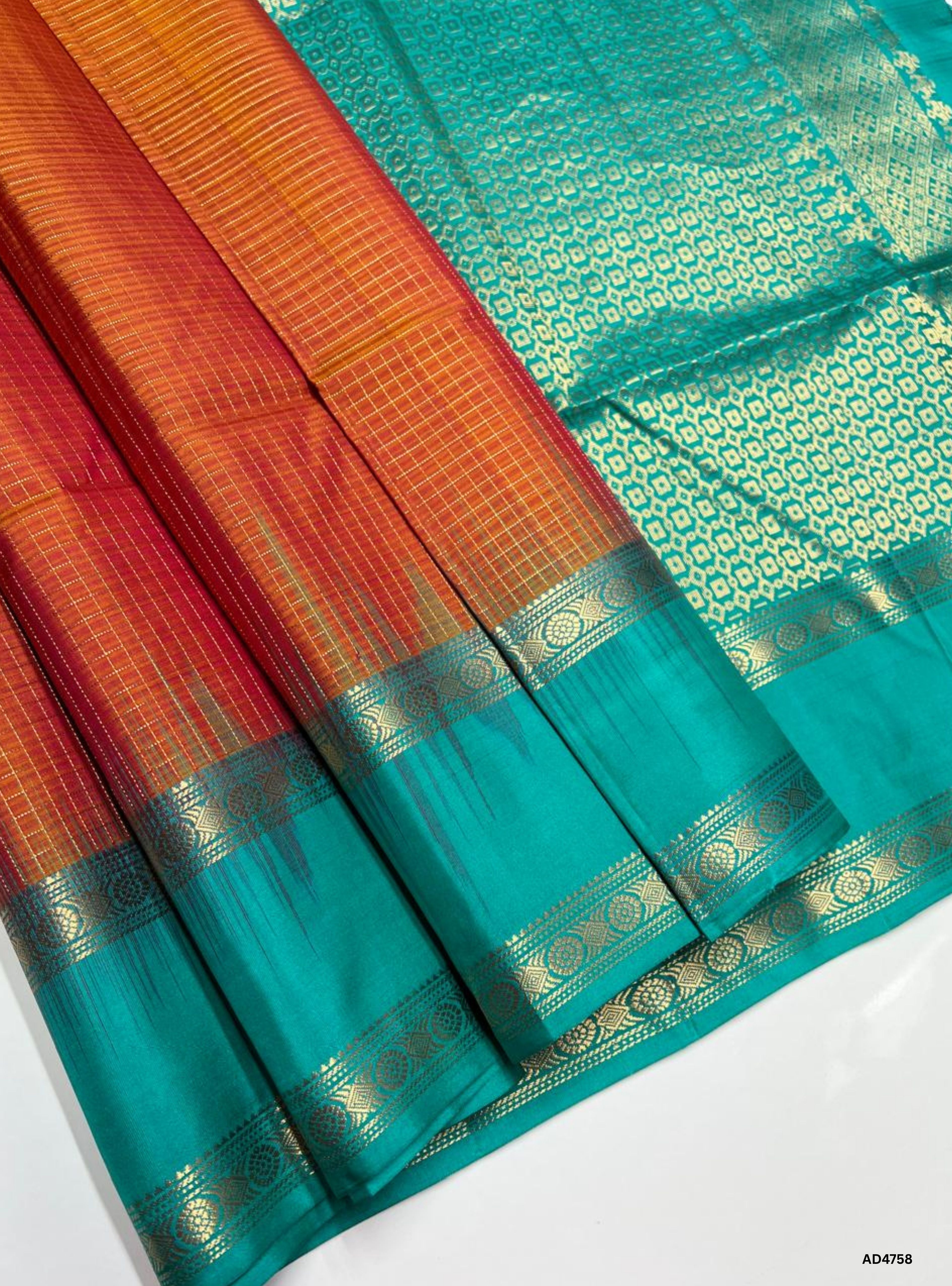 Dual Tone Rust & Rama Green - Checkerd Retta Pet Soft Silk Saree