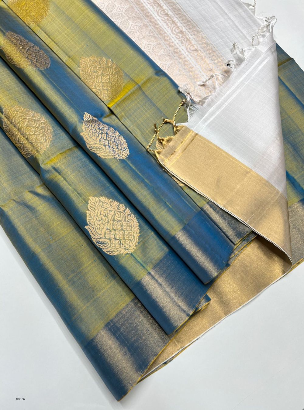 Dual Tone Green & White - Soft Silk Saree