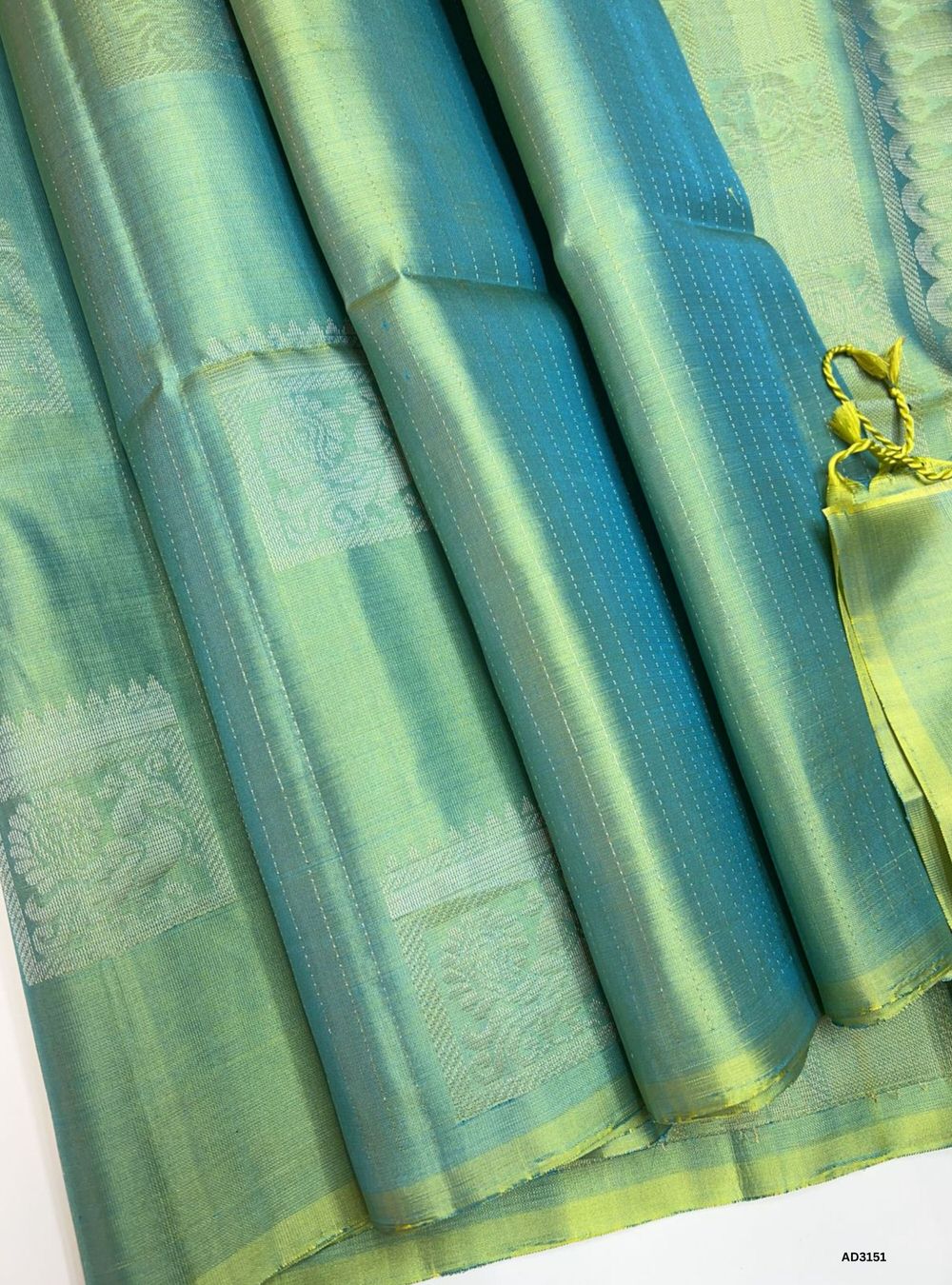 Dual Tone Green - Soft Silk Saree