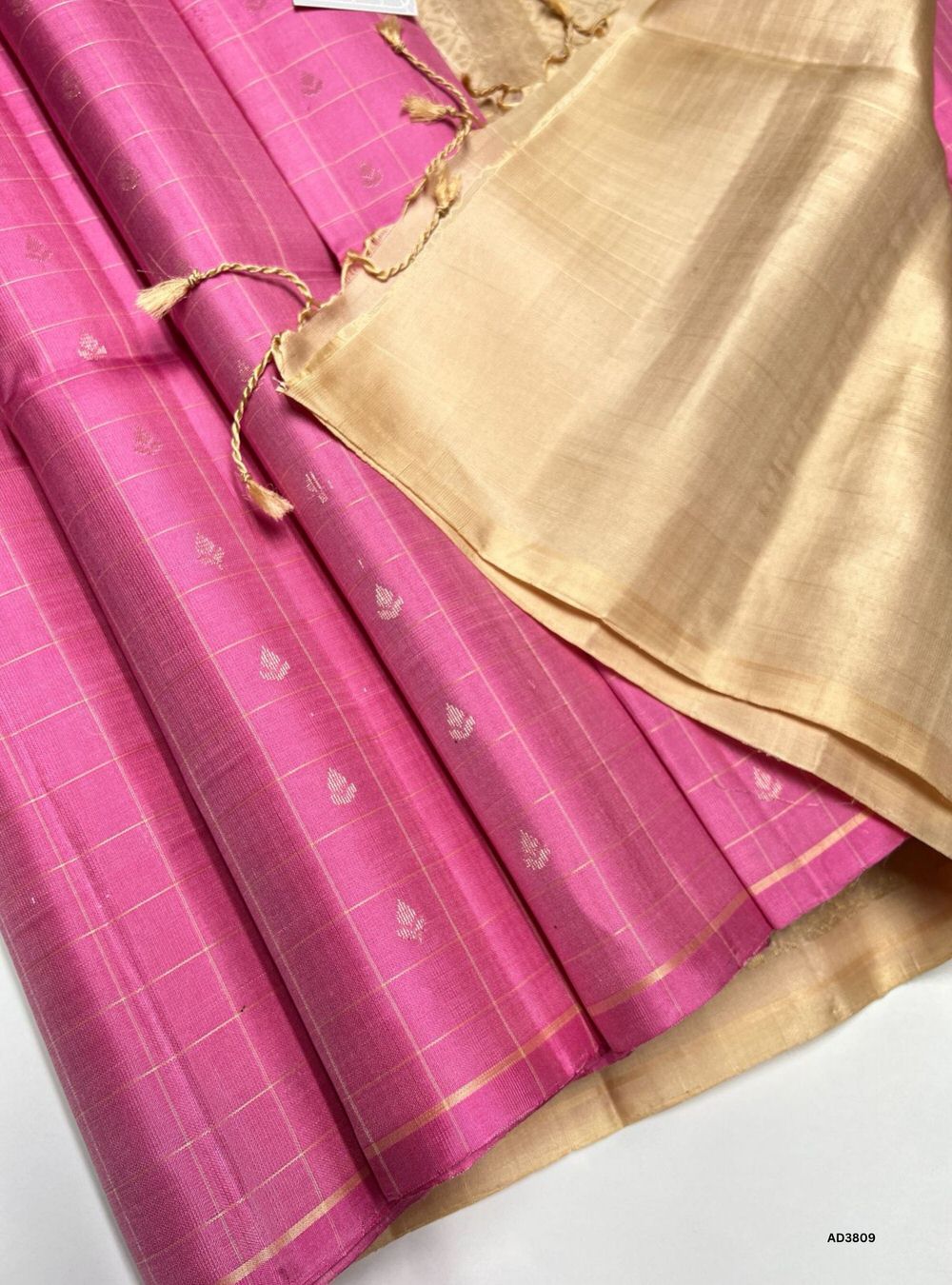Pink & Beige - Checks Silk Saree