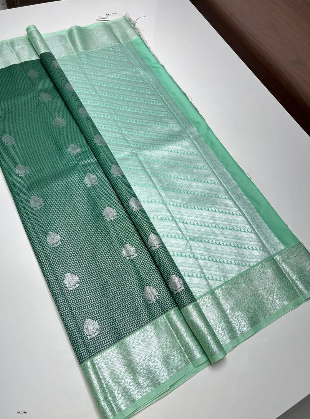 Dark green & Pista Green - Vegan Silk Saree