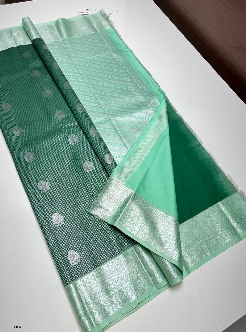 Dark green & Pista Green - Vegan Silk Saree
