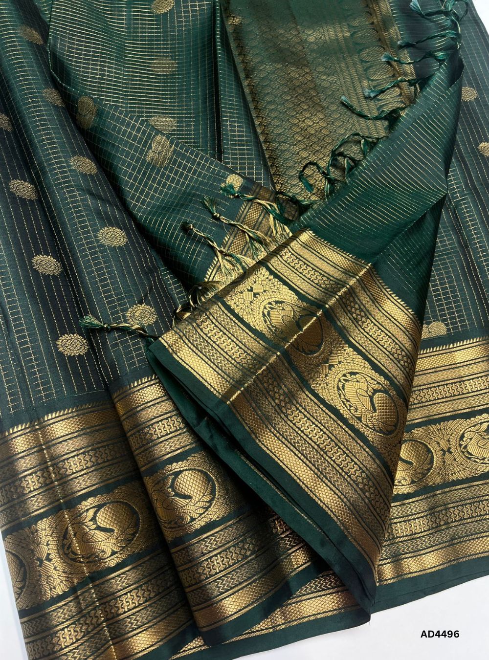 Green - Checkerd Kanchi Border Soft Silk Saree