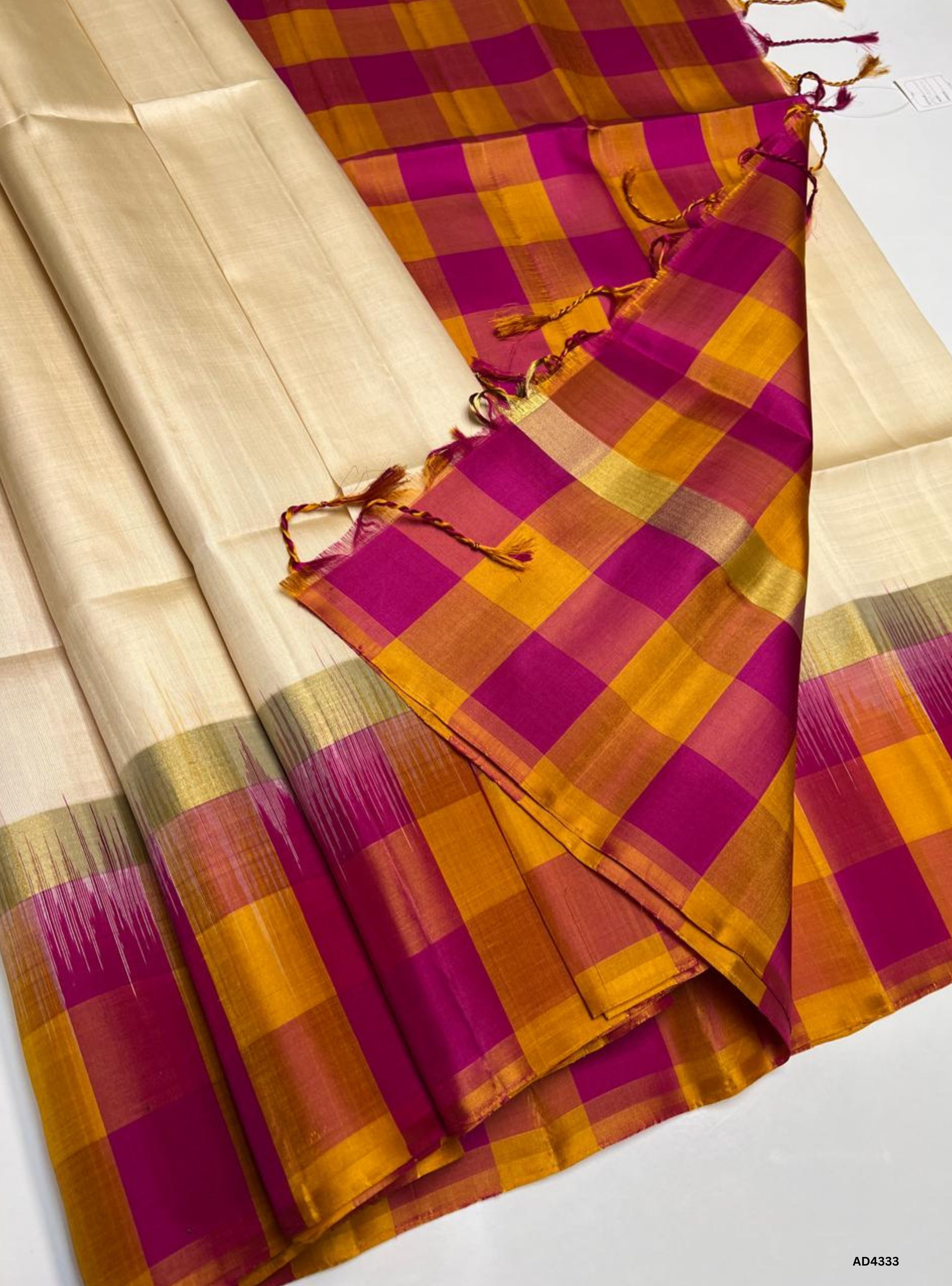 Half White & Rani Pink -Plain Pazhum Pazhamum Soft Silk Saree