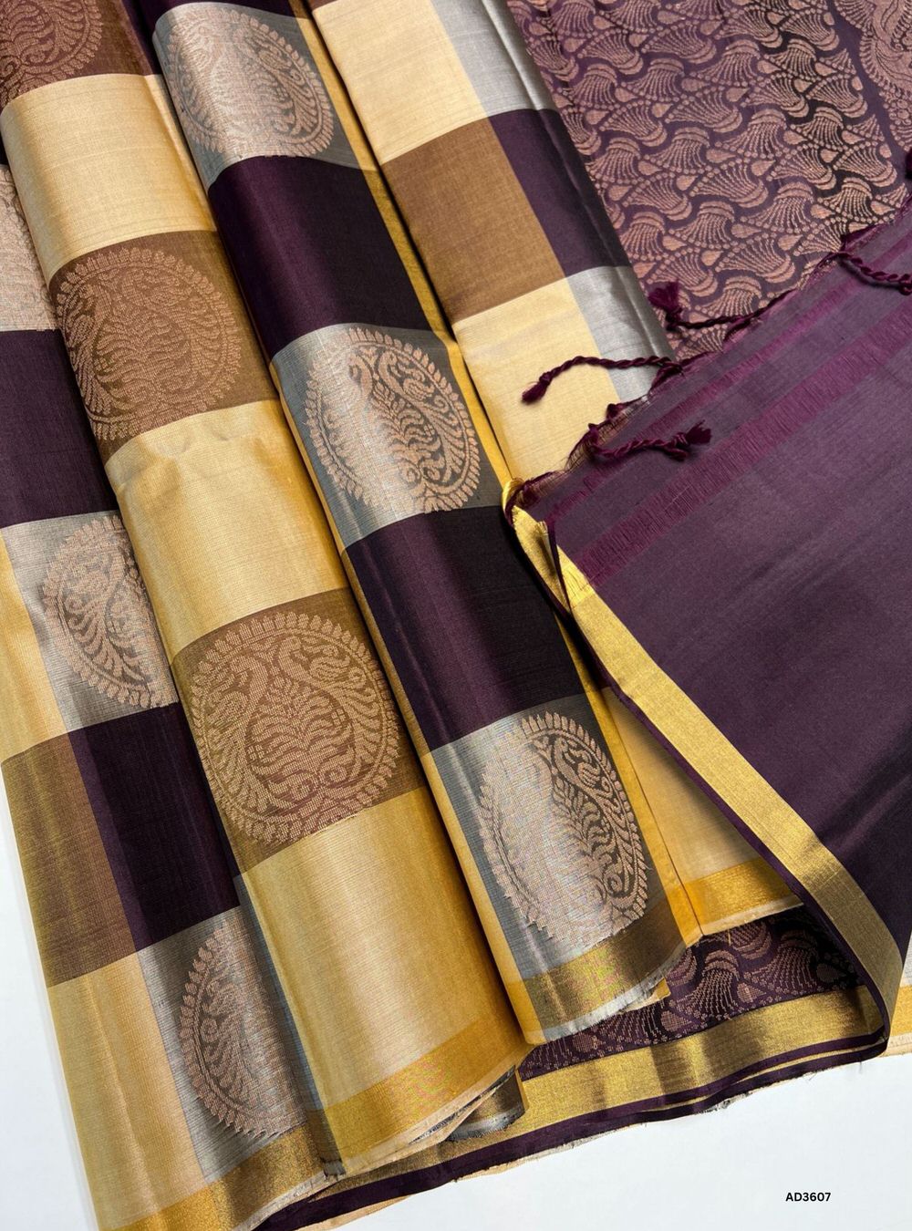 Grey & Gold - Pazhum Pazhamum Soft Silk Saree