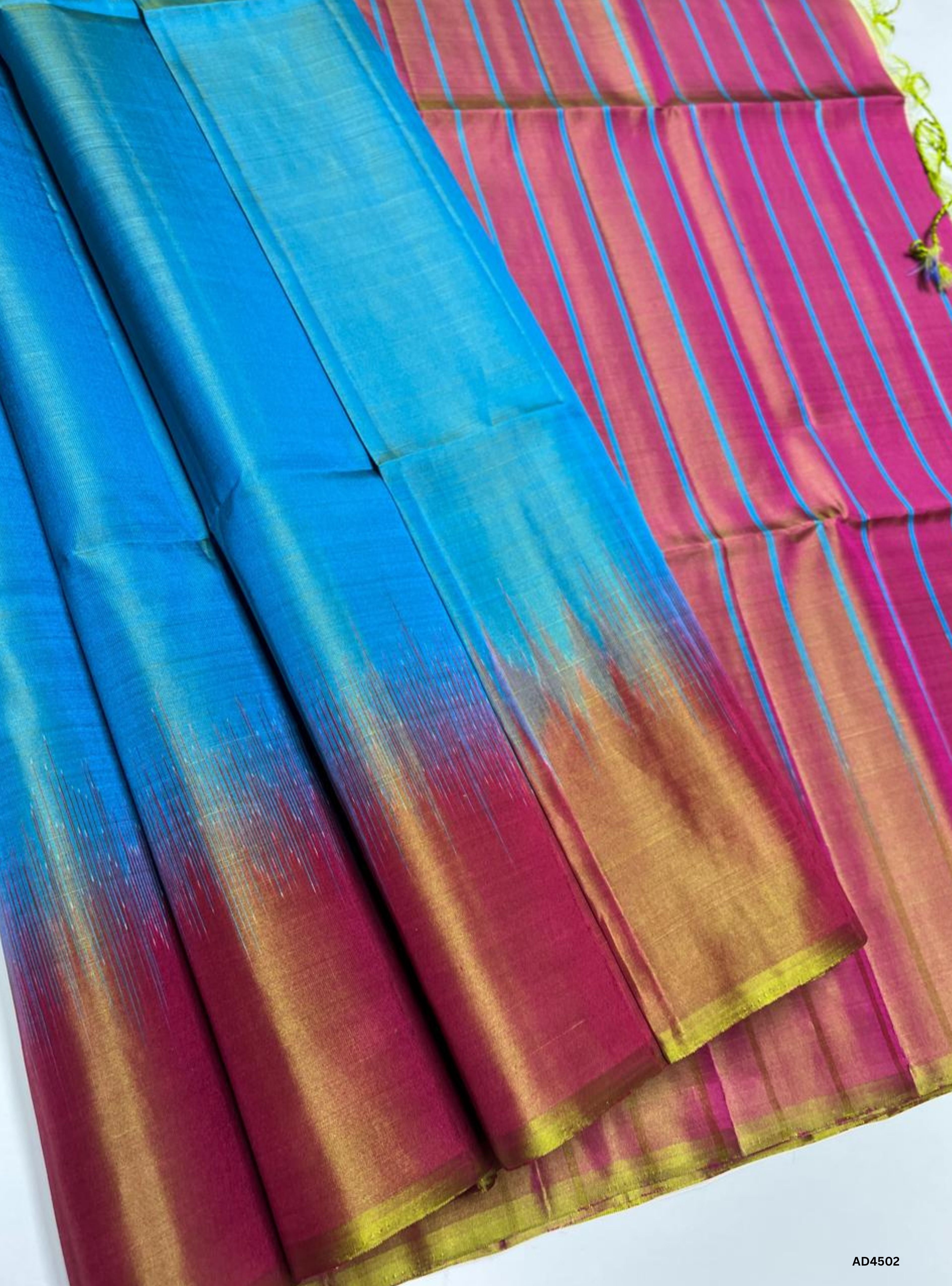 Dual Tone Blue & Dual Tone PInk - Contrast Plain Soft Silk Saree