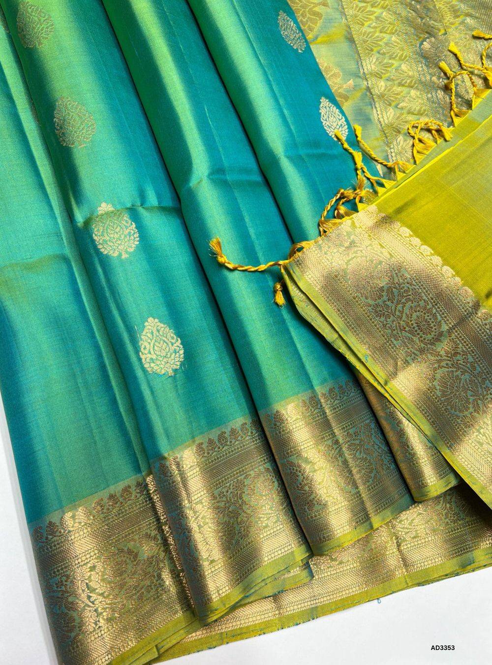Dual Tone Green - Soft Silk Saree
