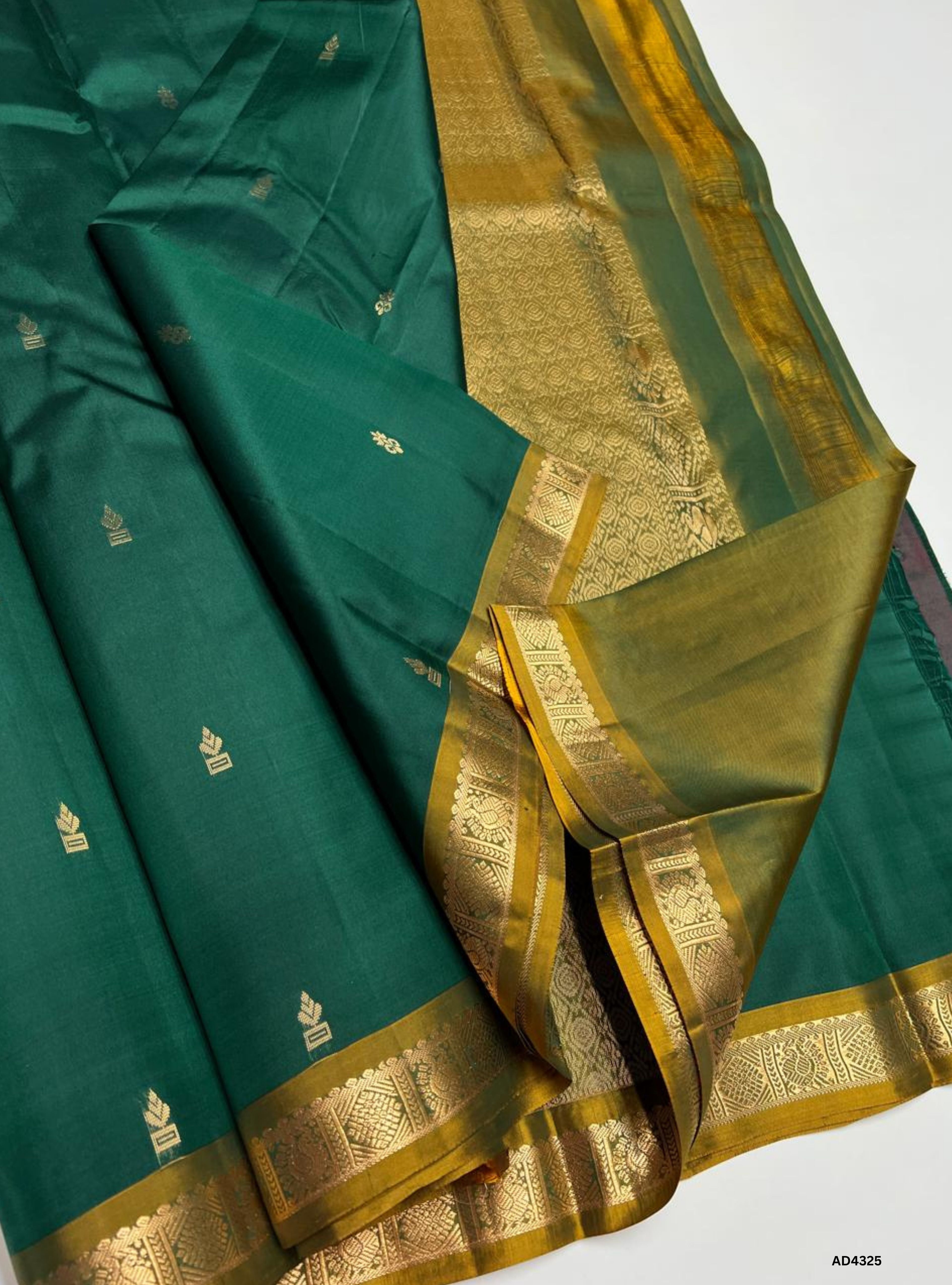 Green & Maroon - Soft Silk Saree