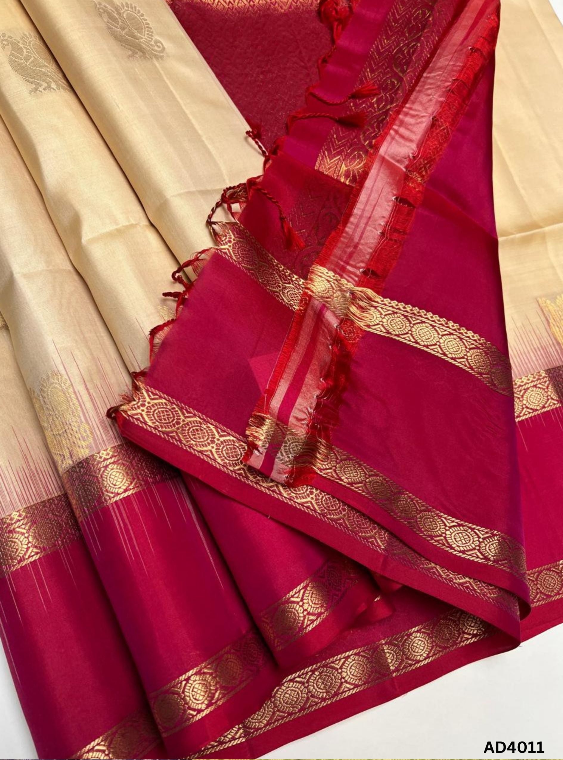Cream & Redish Pink - Retta Pet Border Saree