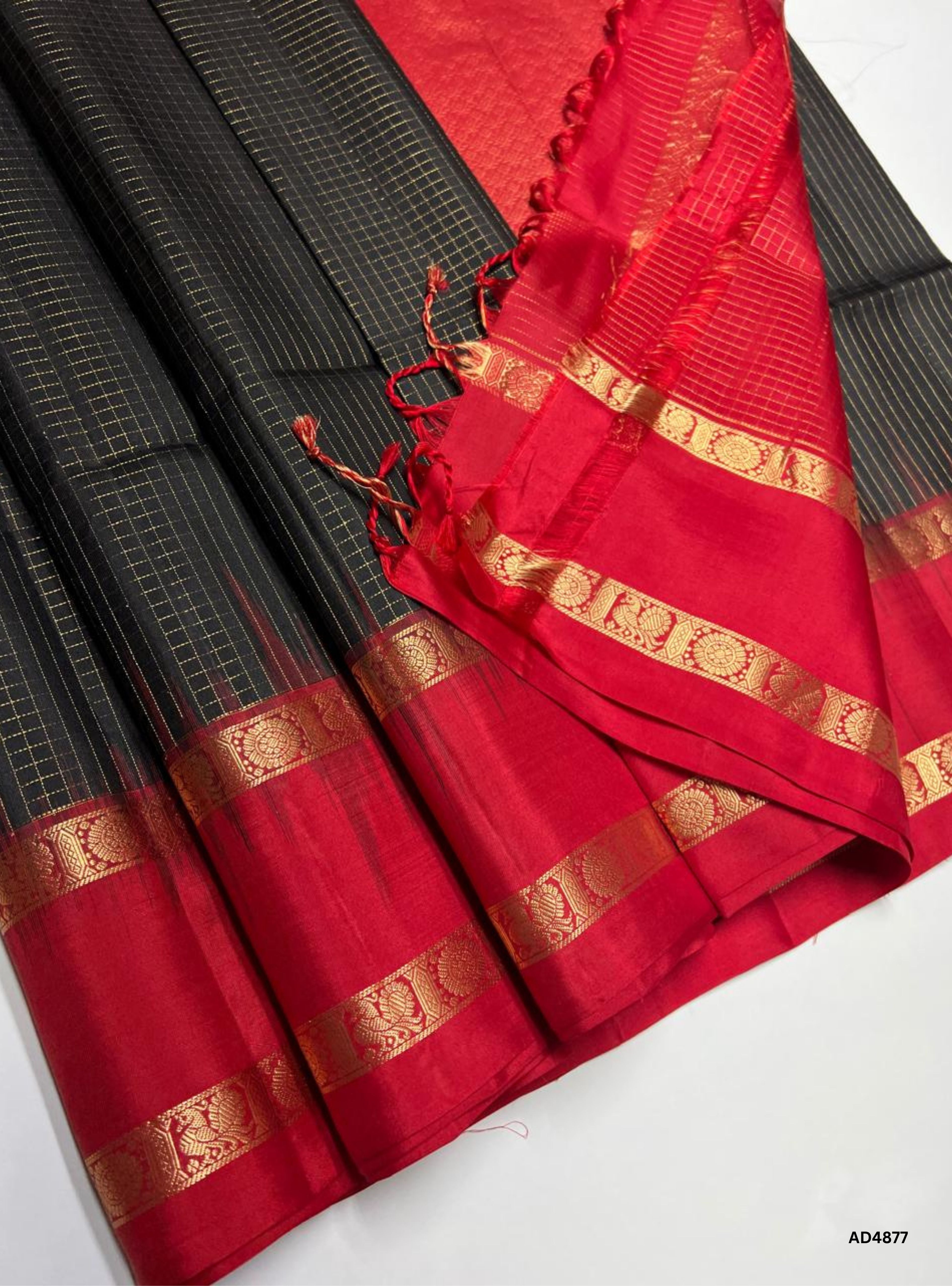 Black & Red - Retta Pet Border Saree