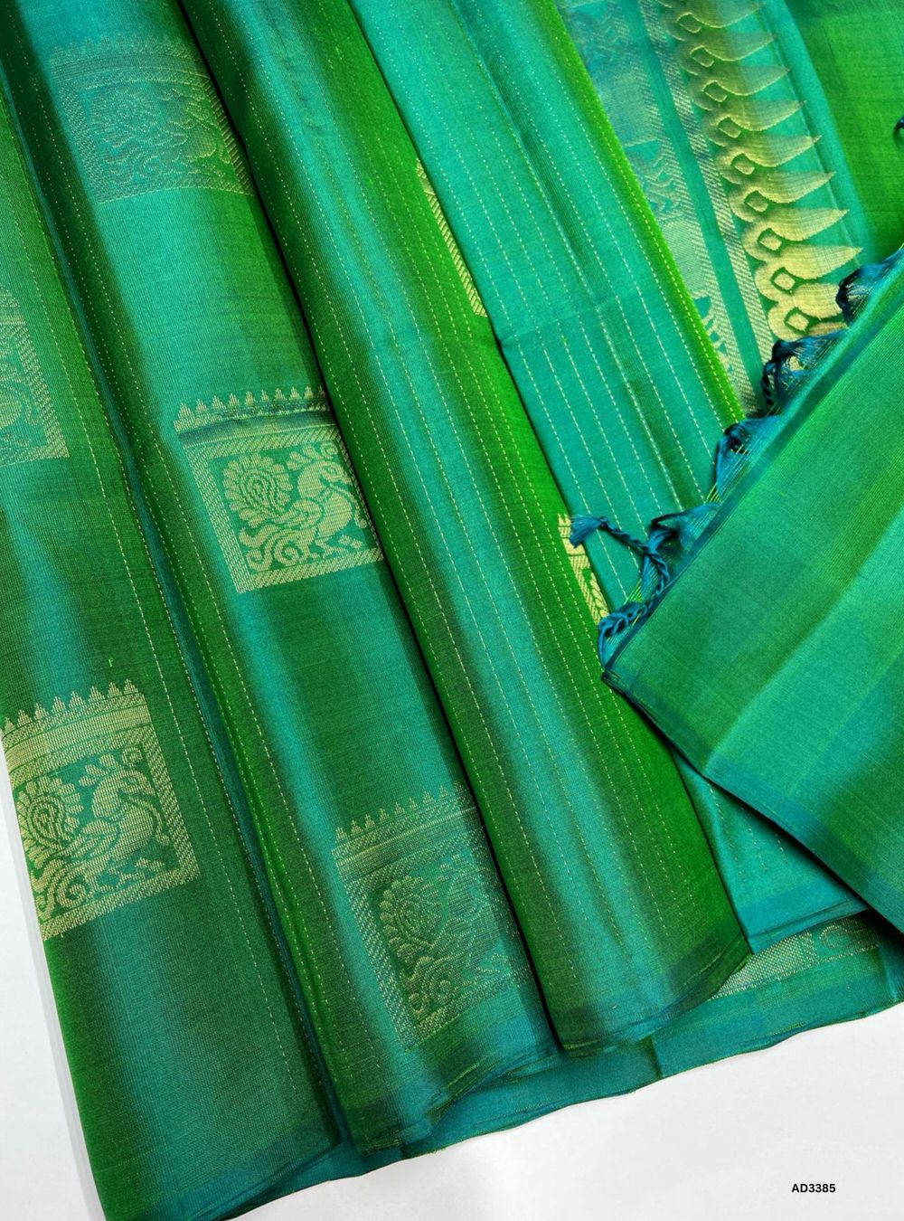 Dual Tone Green - Soft Silk Saree