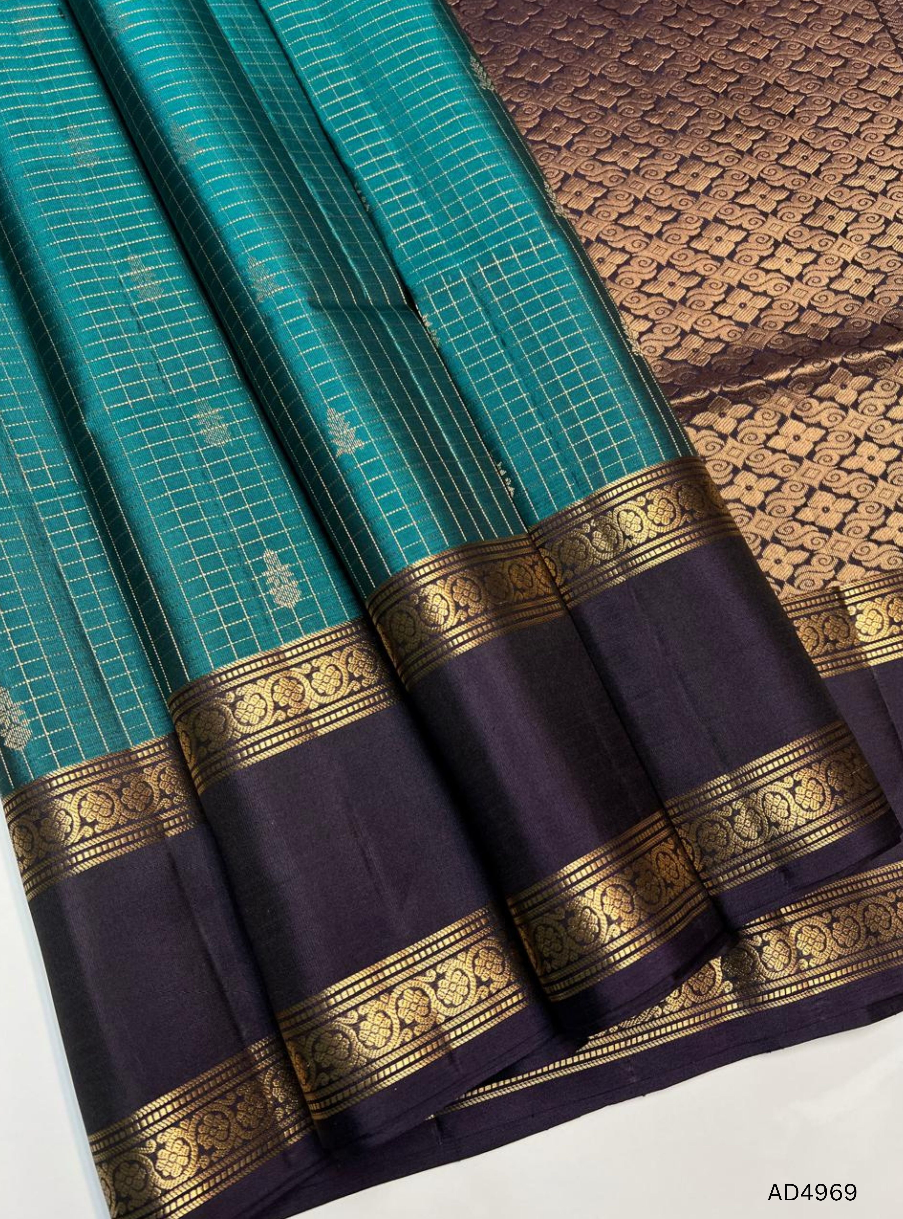 Teal & Plum - Checkerd Retta Pet Soft Silk Saree