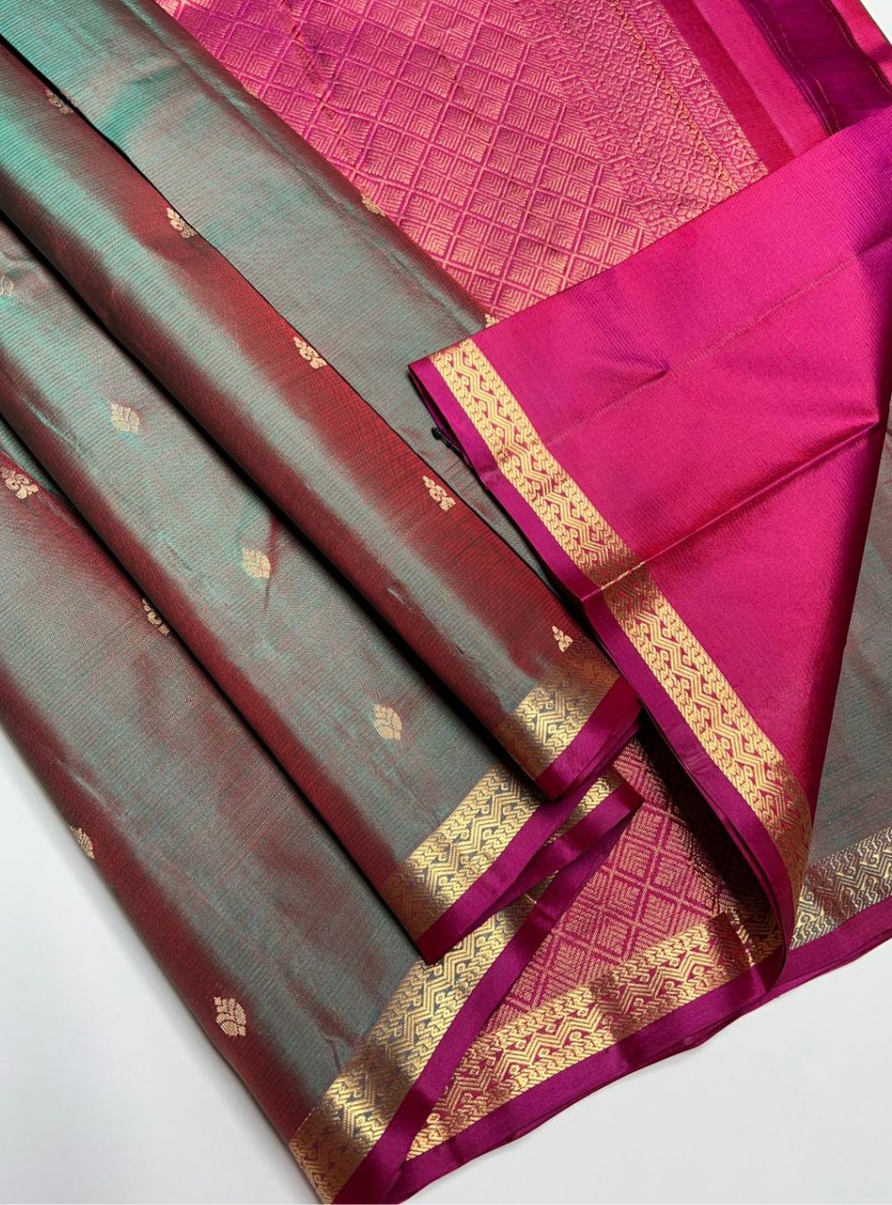 Dual Tone Green & Magenta - Soft Silk Saree