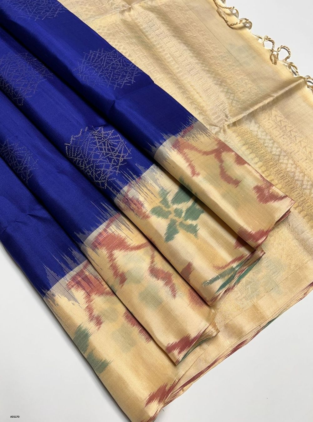 Navy & Cream - Soft Silk Saree