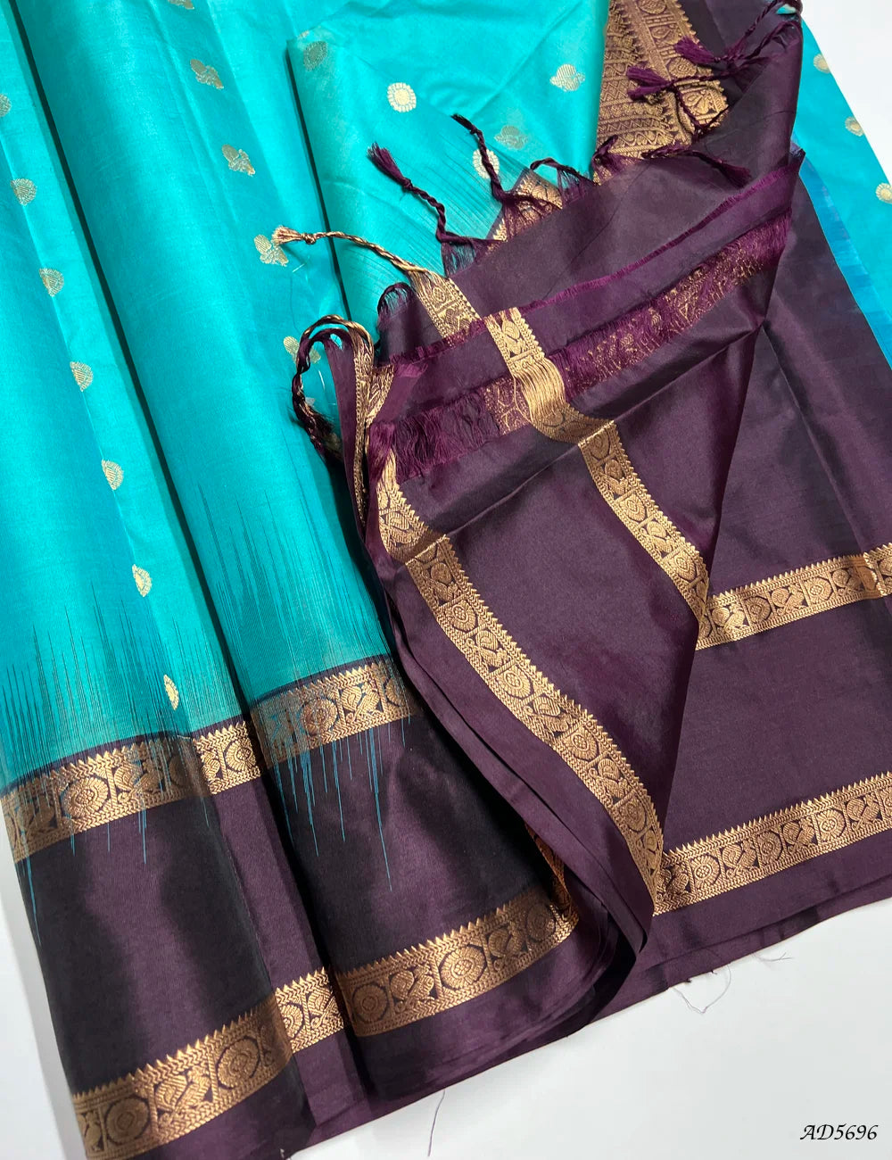 Aqua Blue & Wine - Retta Pet Border Soft Silk Saree Pallu View
