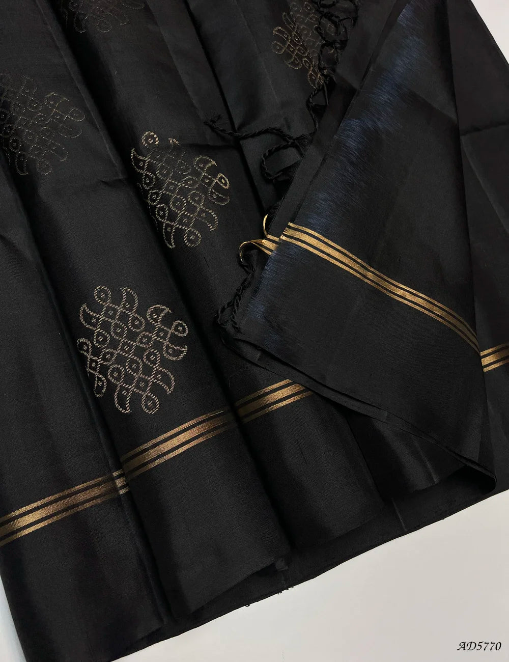 Black - Kolam Soft Silk Saree Pallu View