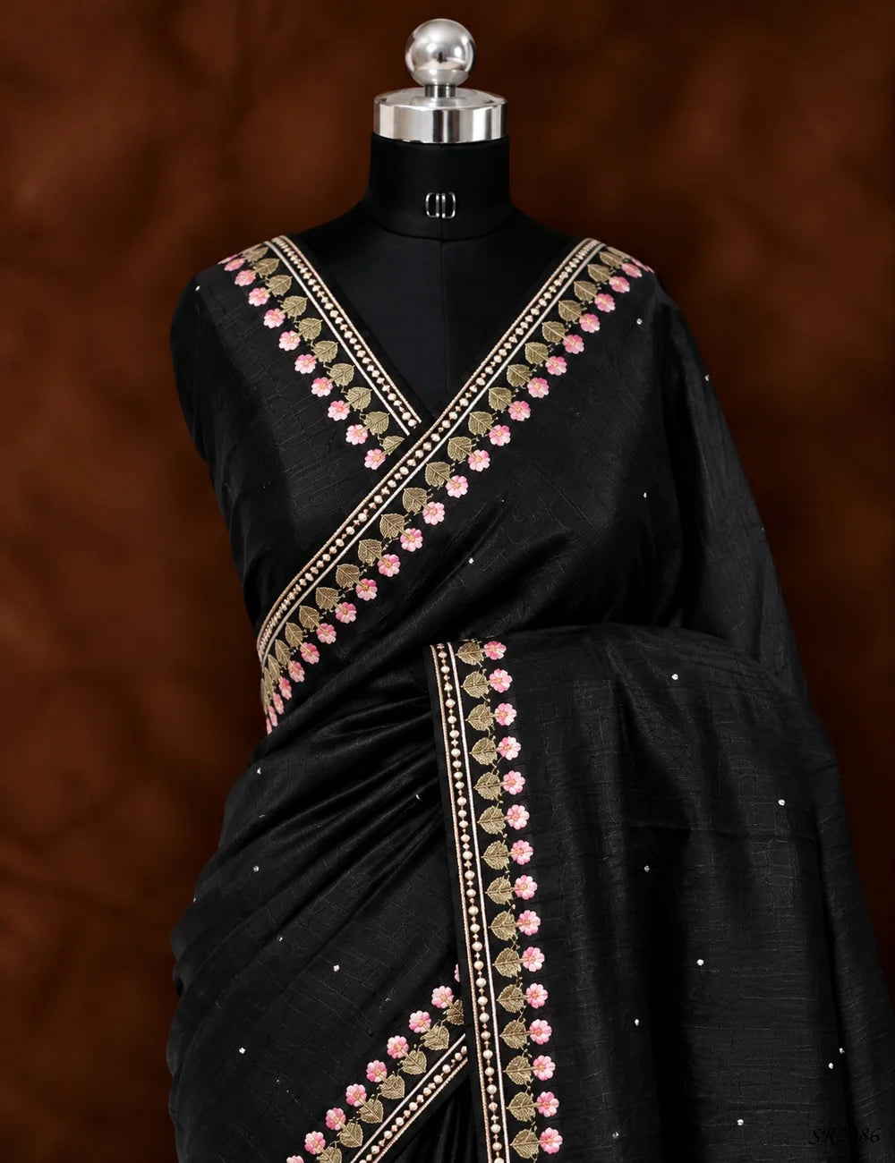Black - Matka Tussar Saree Pallu View