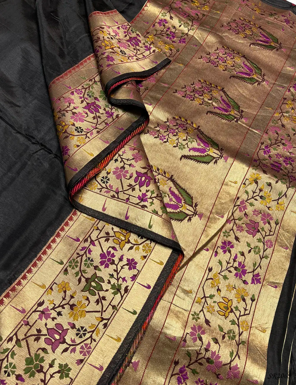 Black - Paithani Silk Saree Pallu View