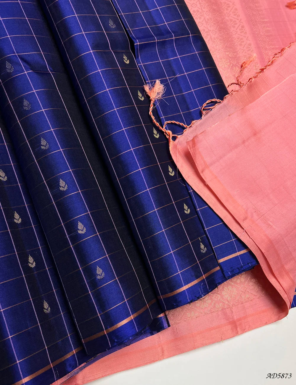 Blue & Peach - Checkerd Soft Silk Saree Pallu View