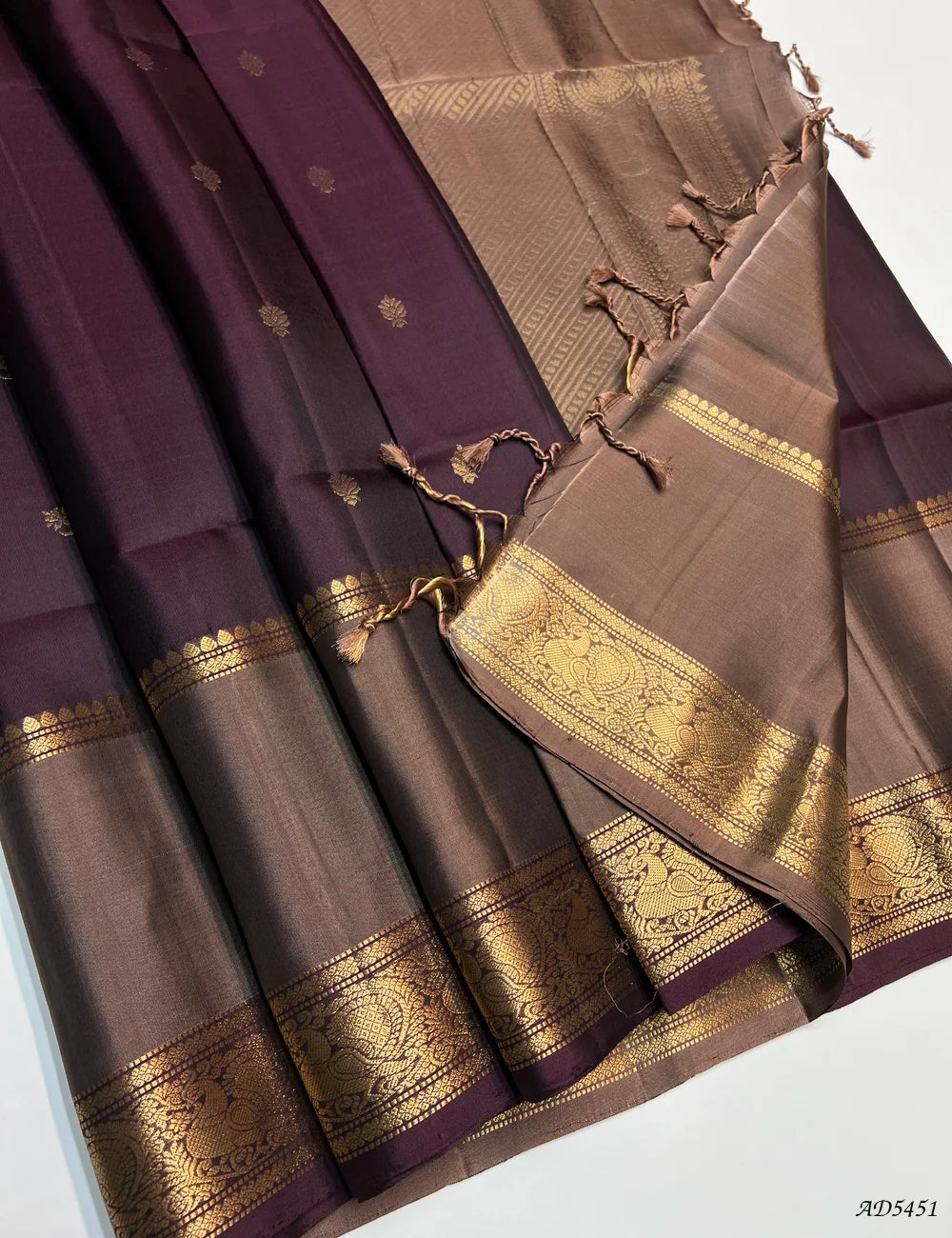 Coffee Brown & Coco - Retta Pett Kanchi Border Soft Silk Saree Pallu View
