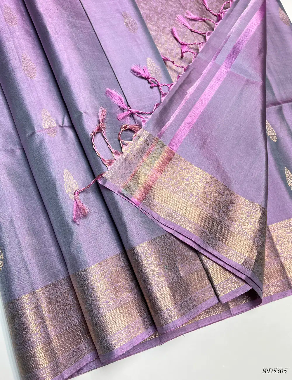 Dual Tone Lilac - Kanchi Border Soft Silk Saree Pallu View