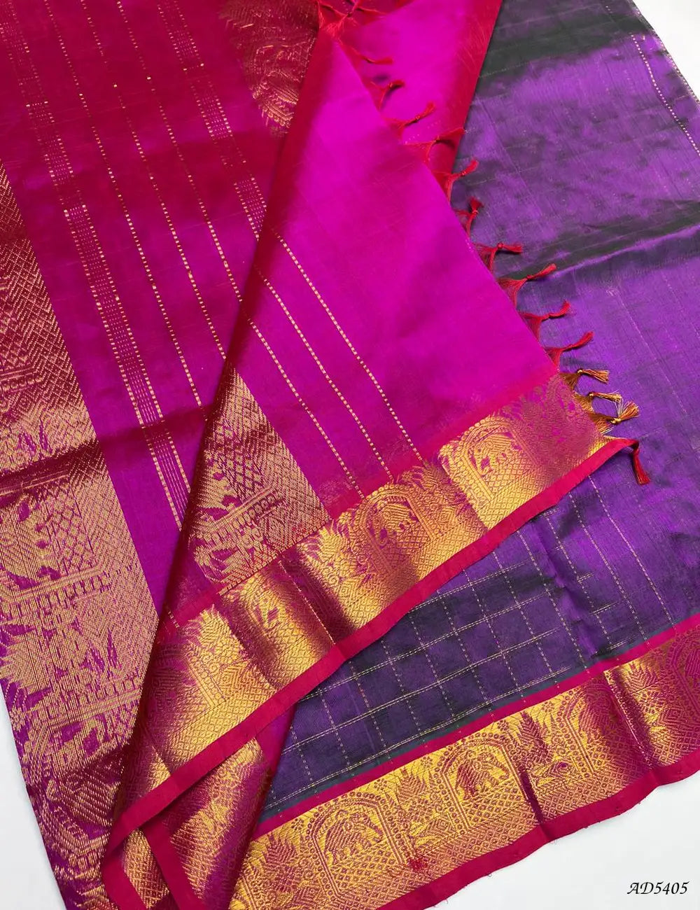 Dual Tone Purple & Rani Pink - Pure Silk Cotton Saree Pallu View