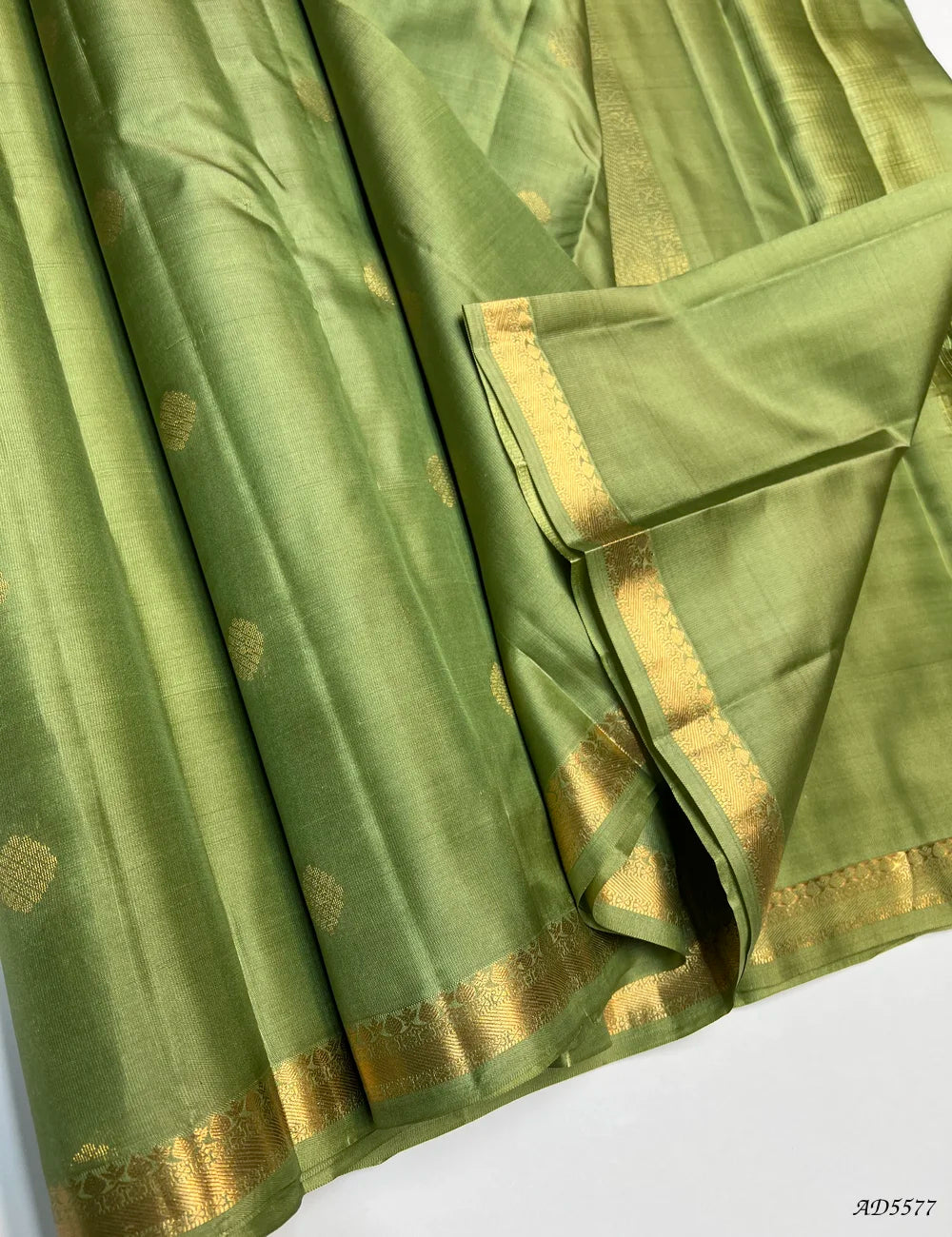 Ellachi Green - Kanchi Border Soft Silk Saree Pallu View