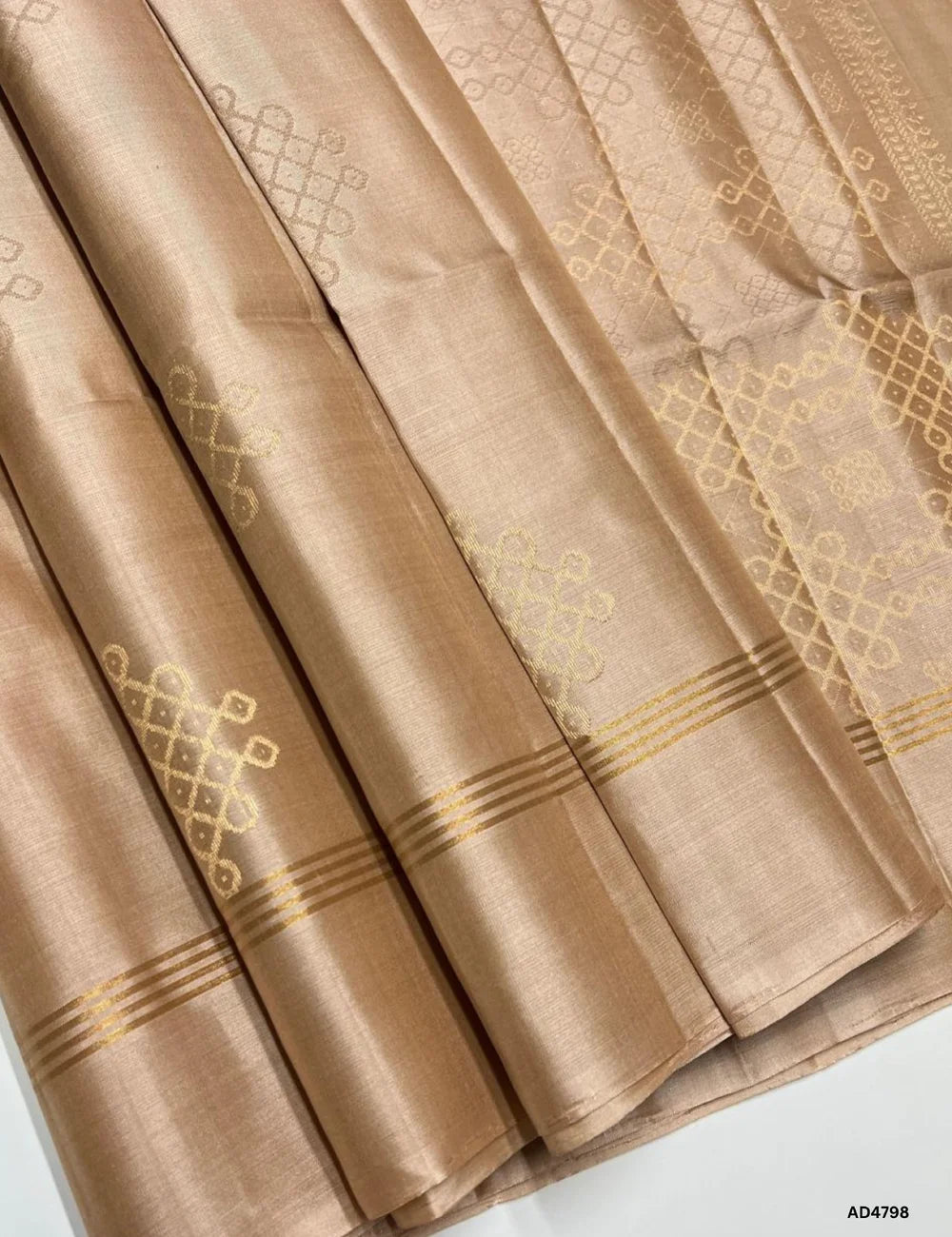 Cream - Kolam Soft Silk Saree