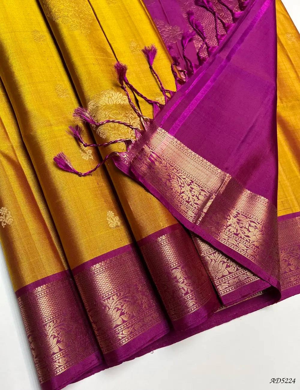 Golden & Purple - Kanchi Border Soft Silk Saree Pallu View
