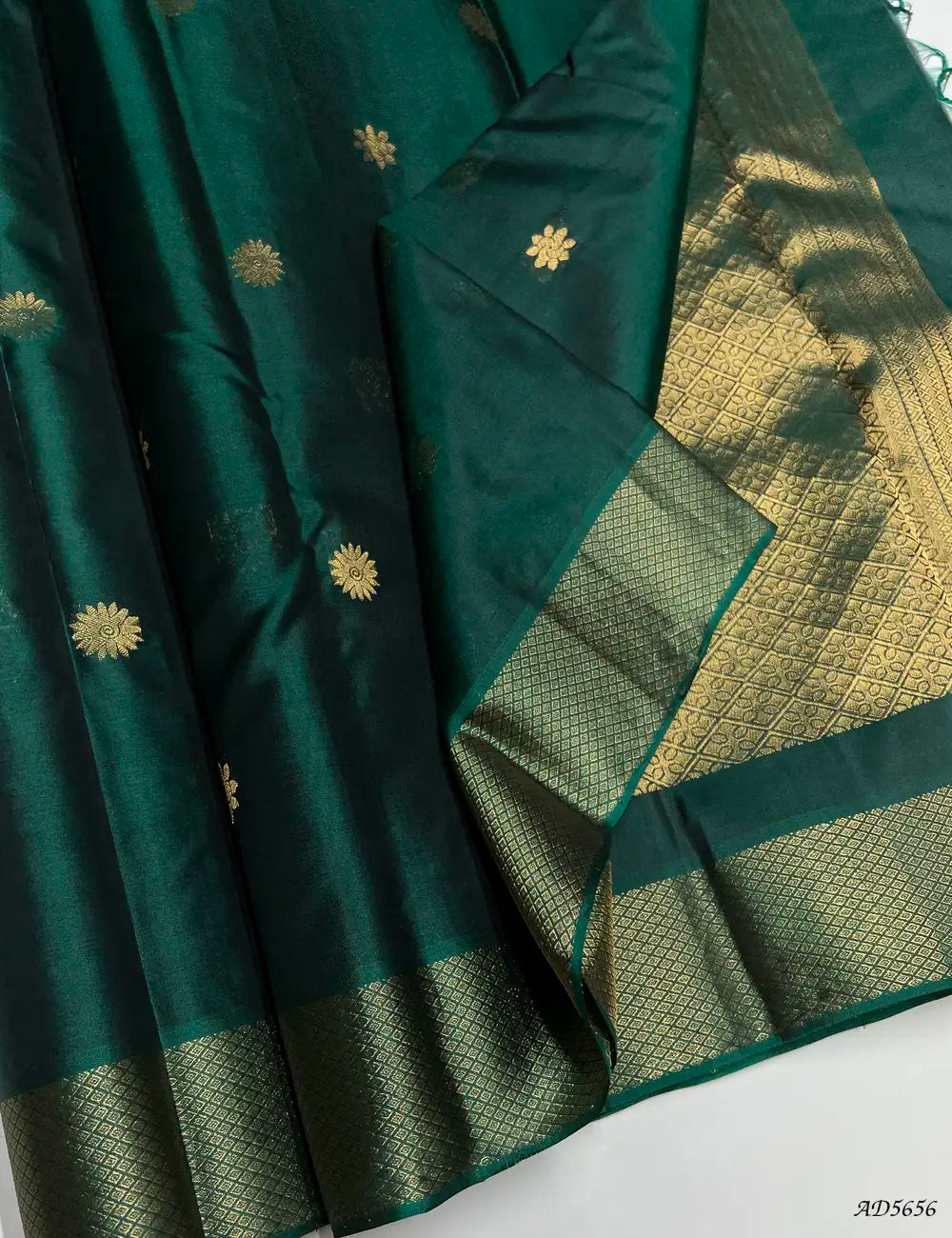Green - Kanchi Border Soft Silk Saree Front View