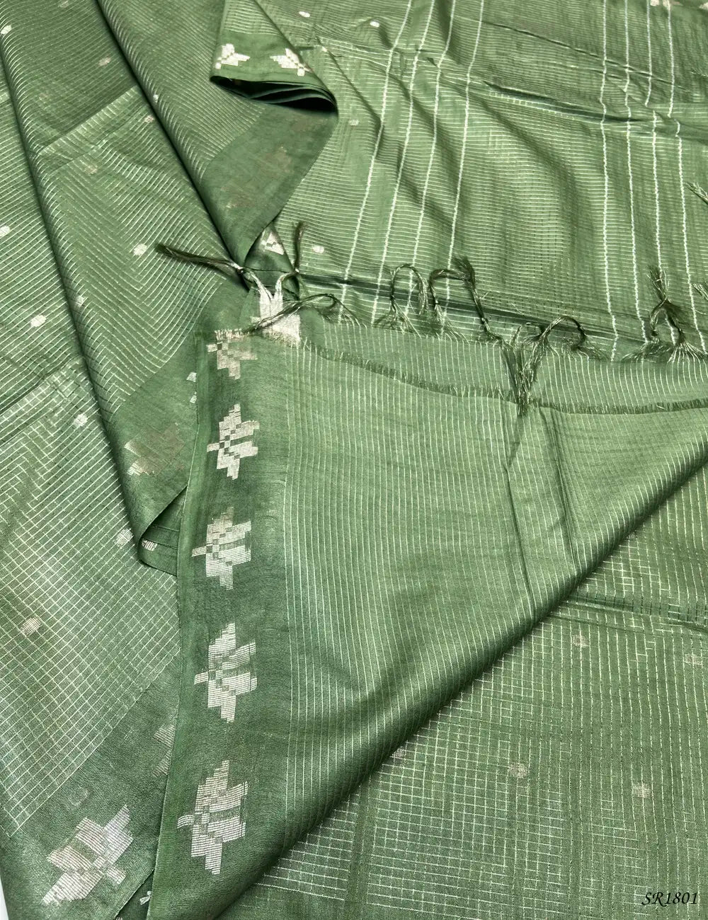 Green - Moonga Silk Saree Pallu View