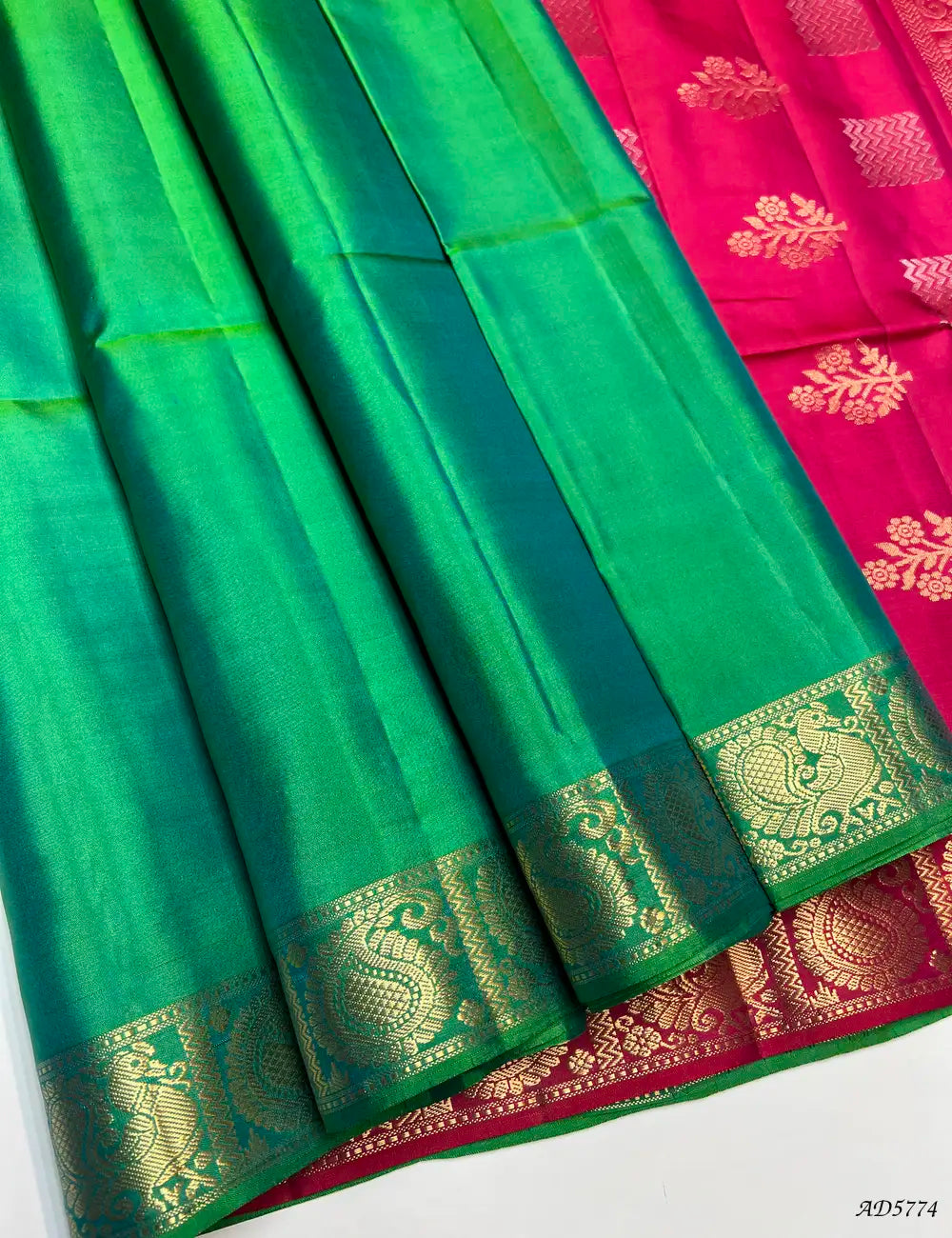 Green & Orangish Pink - Plain Kanchi Border Soft Silk Saree Front View