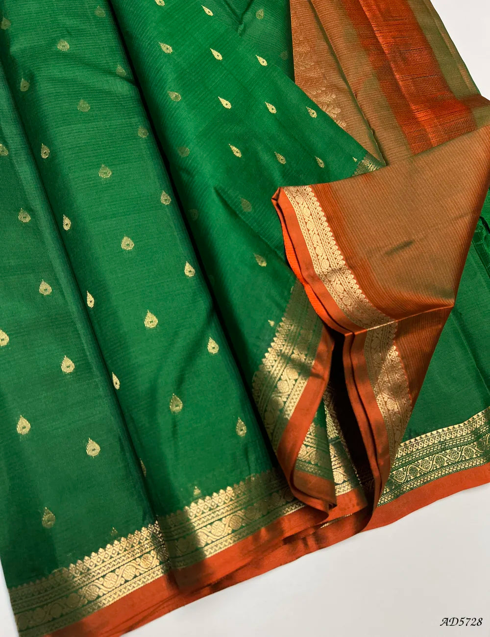 Green & Rust - Kanchi Border Soft Silk Saree Pallu View