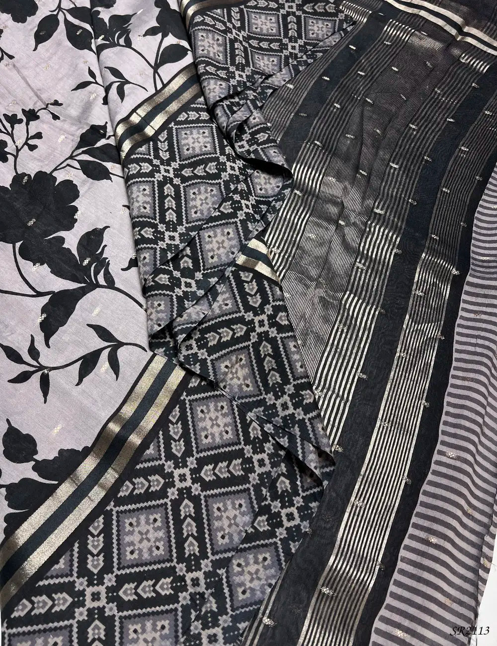 Grey & Black - Assam Silk Saree Pallu View