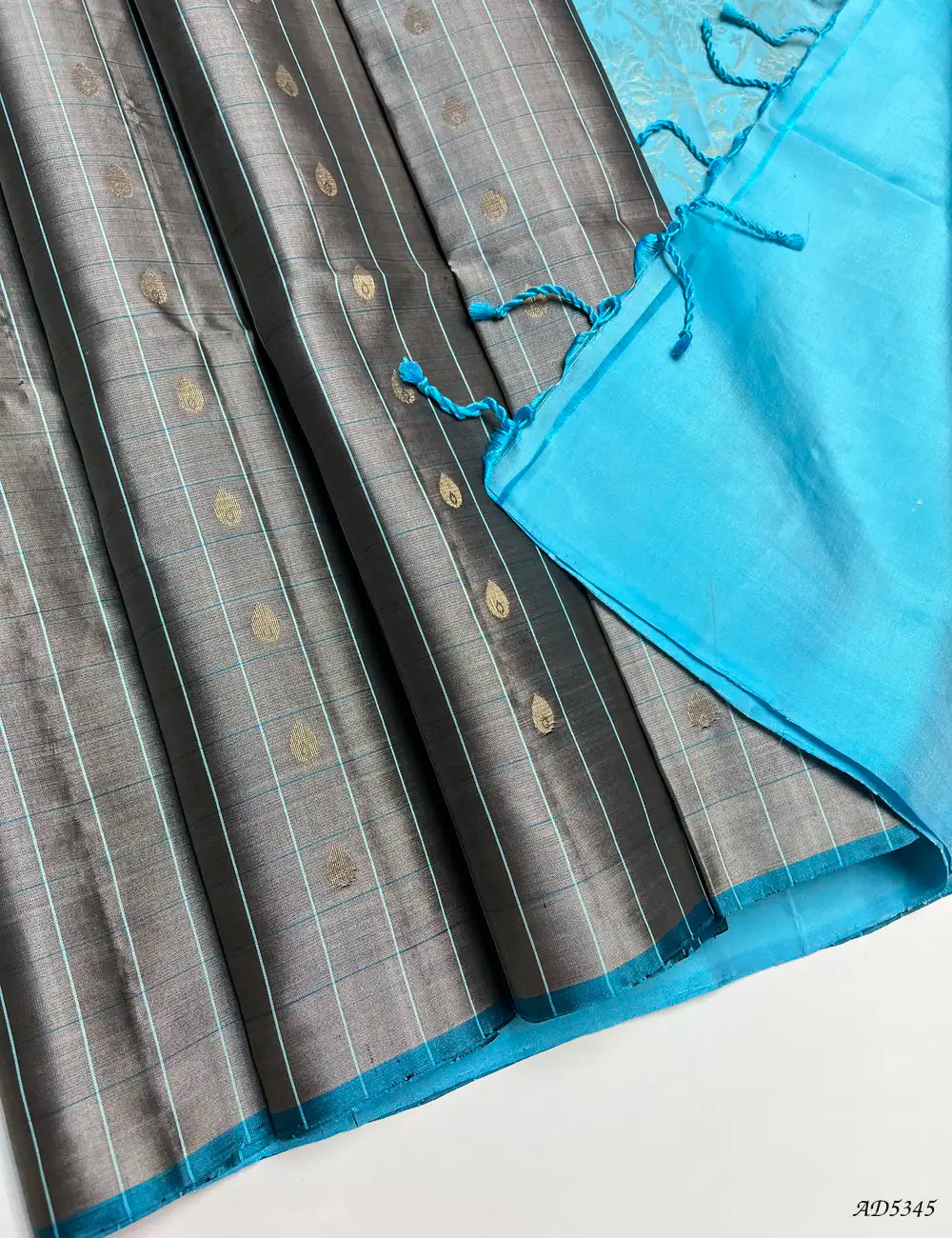 Grey & Ice Blue - Checkered Soft Silk Saree Pallu View
