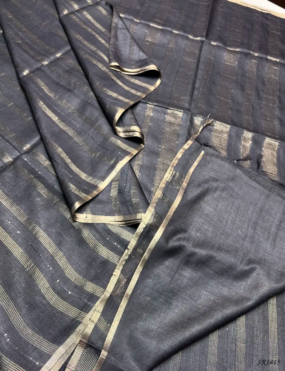 Grey - Moonga Silk Saree Pallu View