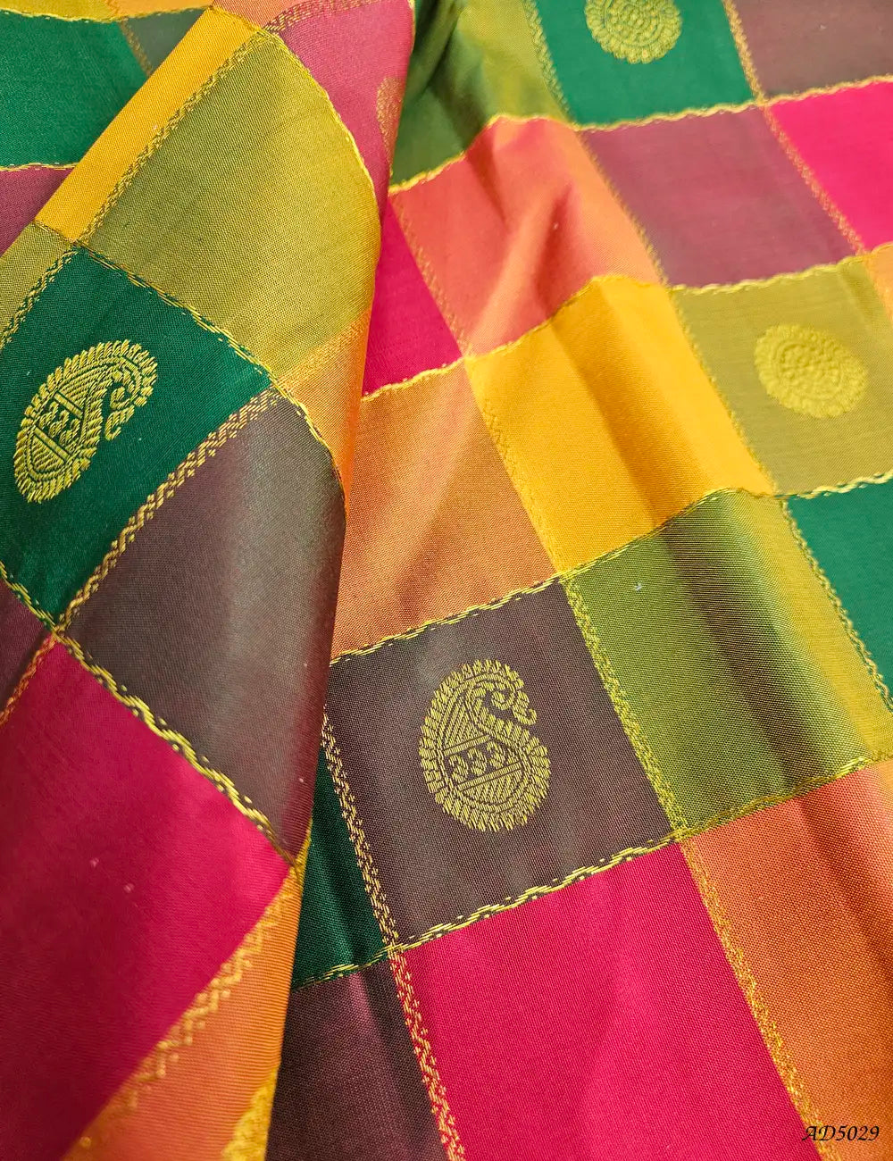 Kanjeevaram Pazhum Pazhamum Soft Silk Saree -