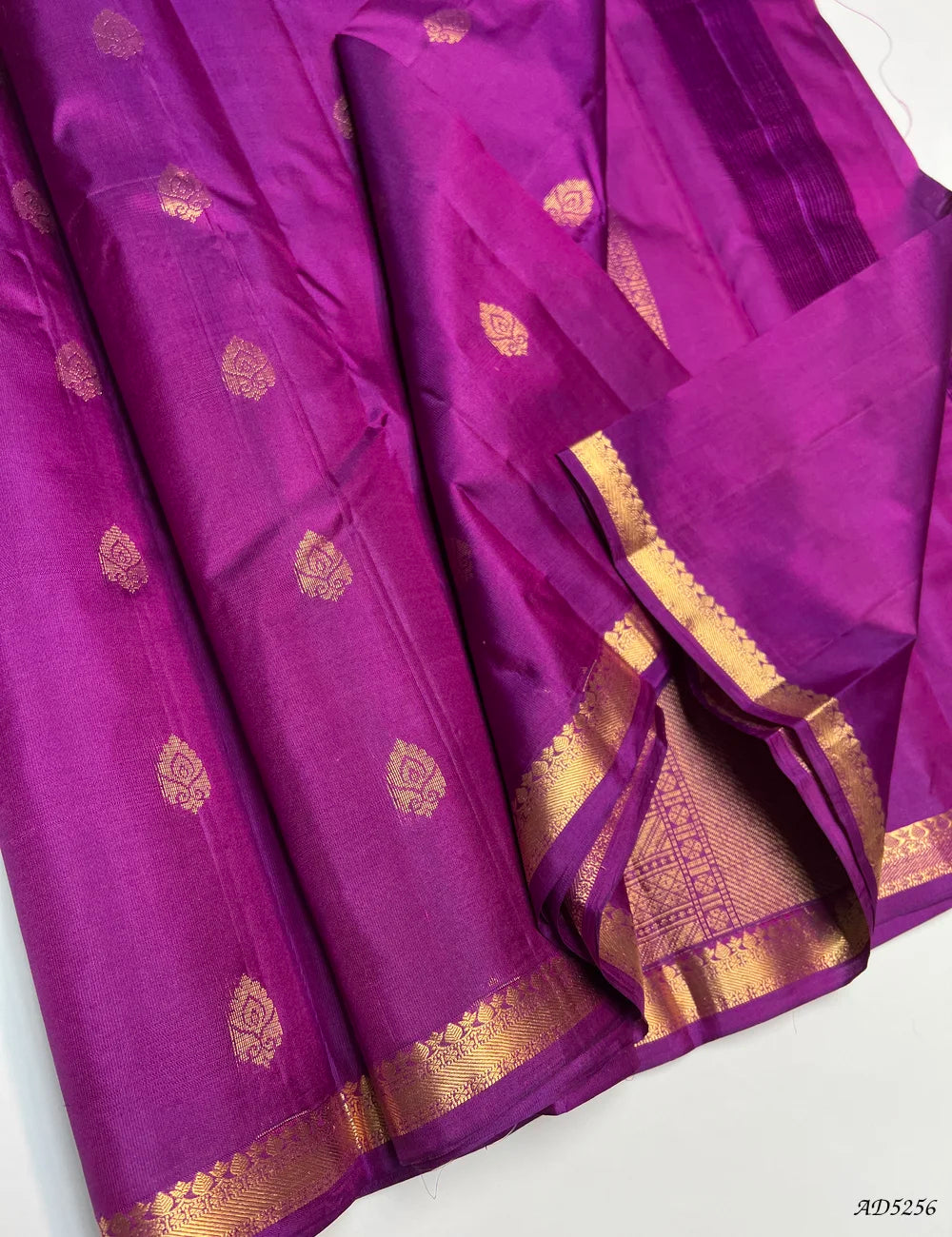 Magenta - Kanchi Border Soft Silk Saree Pallu View