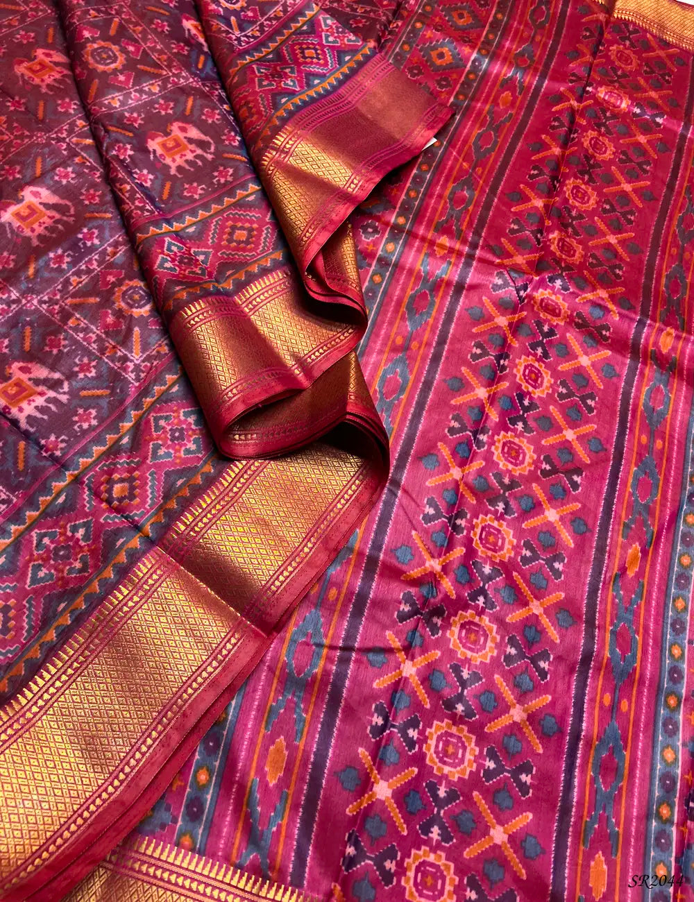 Magenta - Semi Patola Saree Pallu View