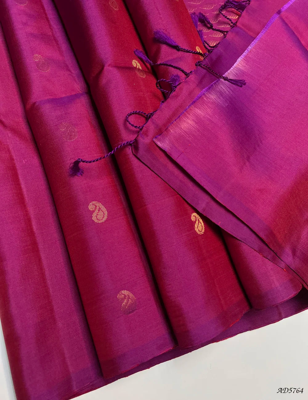 Magenta - Soft Silk Saree Pallu View