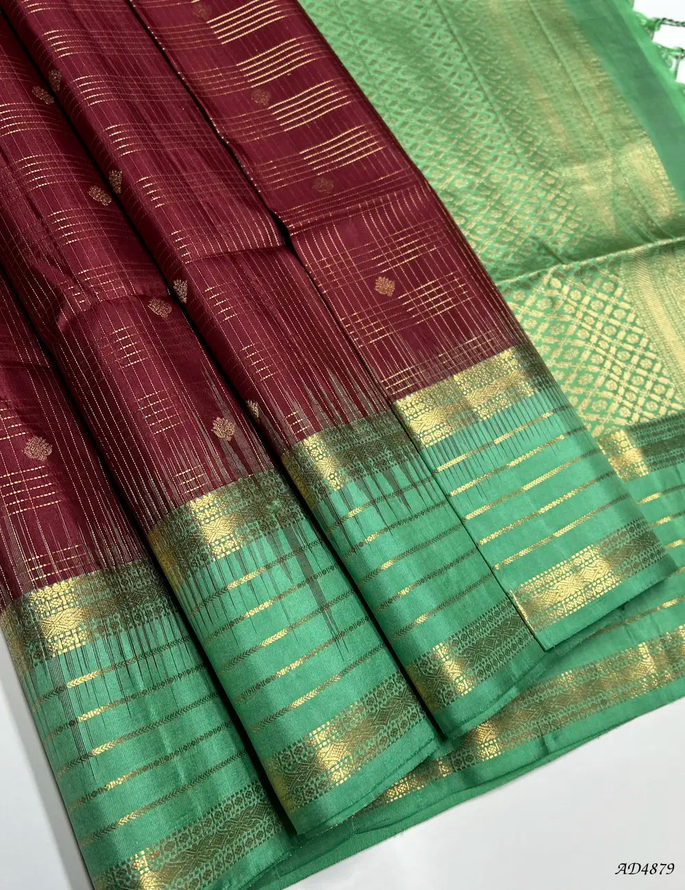 Maroon & Pint Green - Retta Pet Border Saree Front View