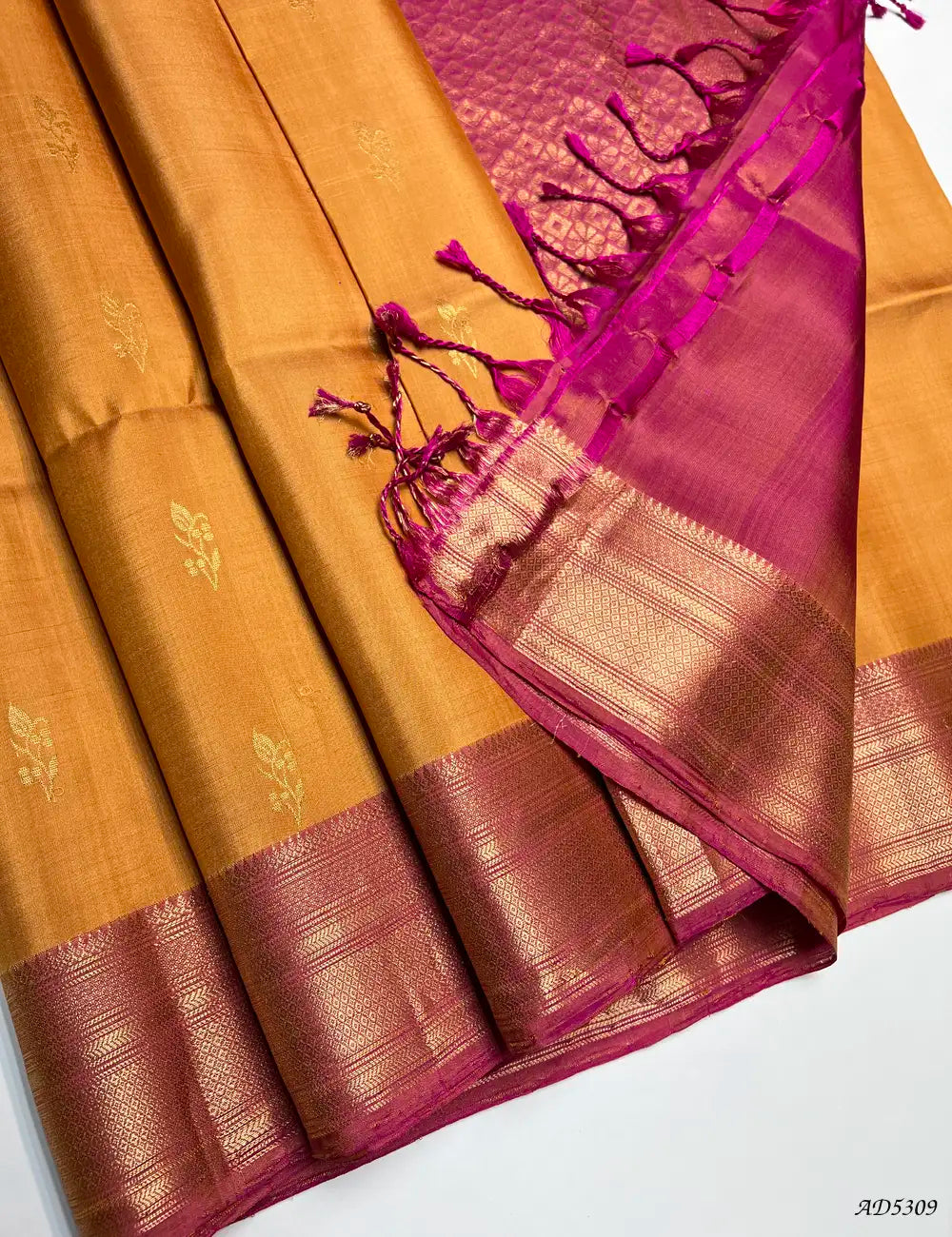 Mustard & Rani Pink - Kanchi Border Soft Silk Saree Pallu View