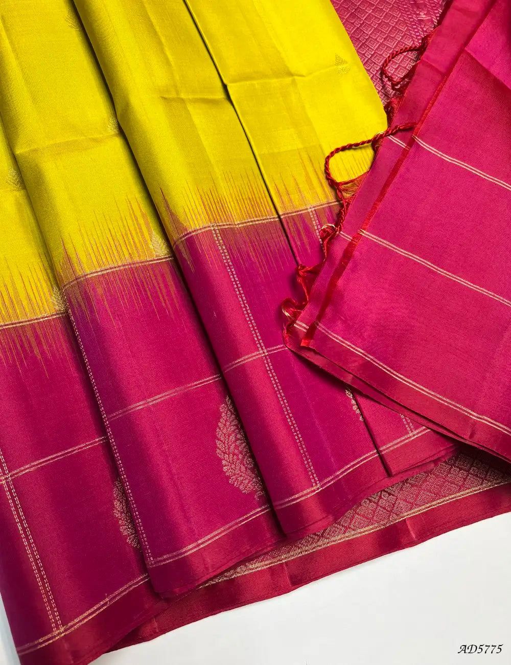 Mustard Yellow & Reddish Pink - Fancy Border Soft Silk Saree Pallu View
