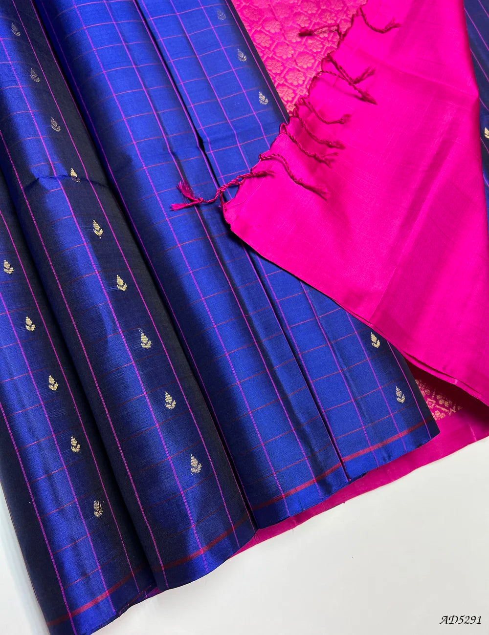 Navy Blue & Rani Pink - Checkerd Soft Silk Saree Pallu View