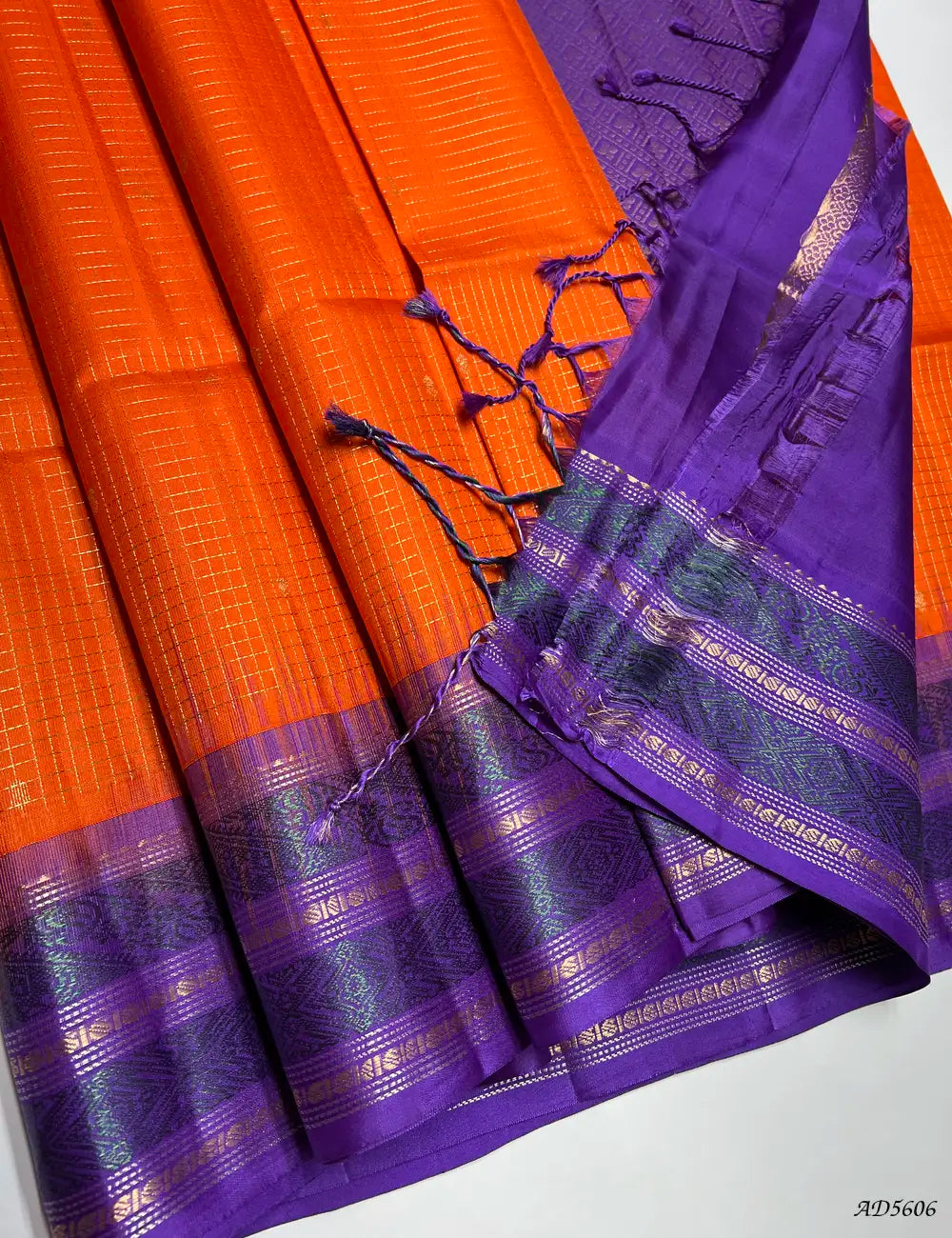 Orange & Purple - Checkerd X Kanchi Border Soft Silk Saree Pallu View