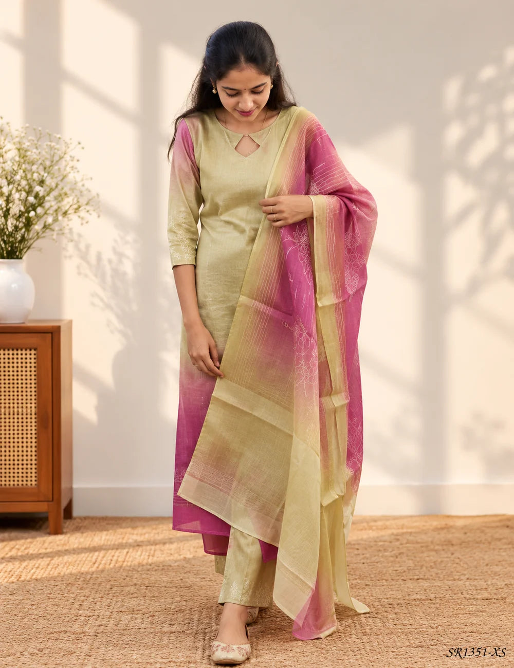 Pastel Beige - Kurti Pallu View